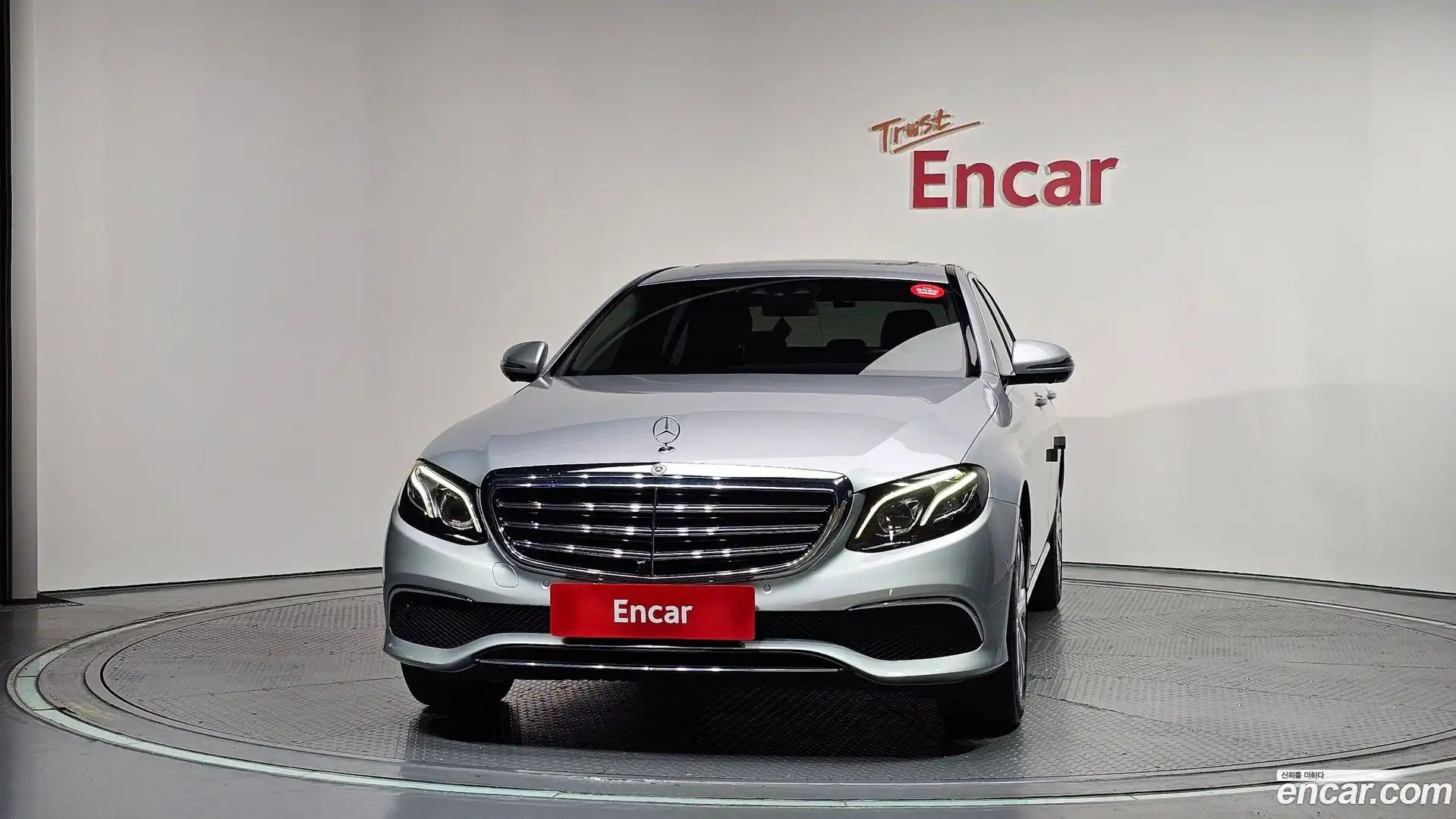 E-Class Mercedes-Benz 2018.0-OUTER-003