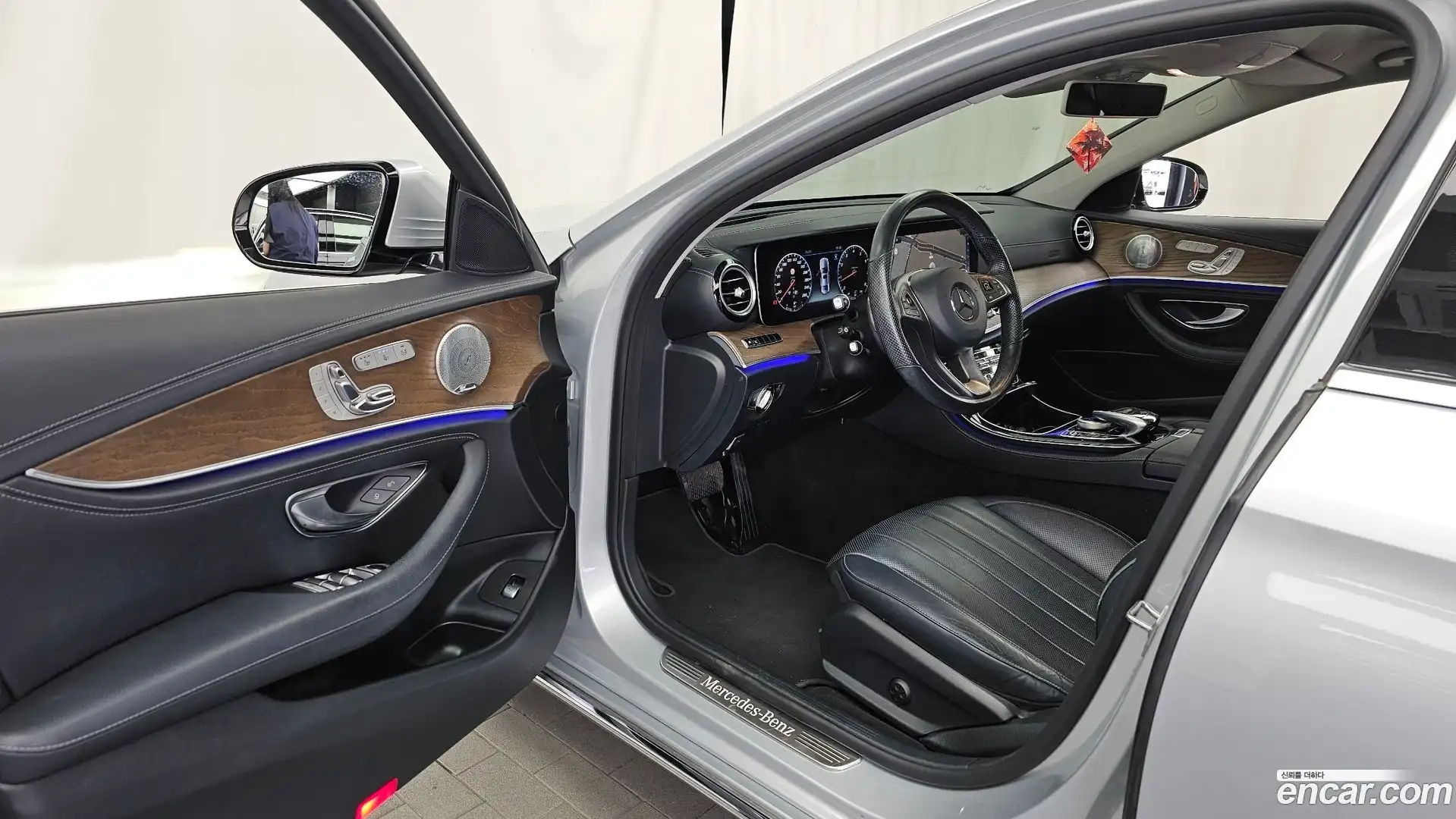 E-Class Mercedes-Benz 2018.0-INNER-010