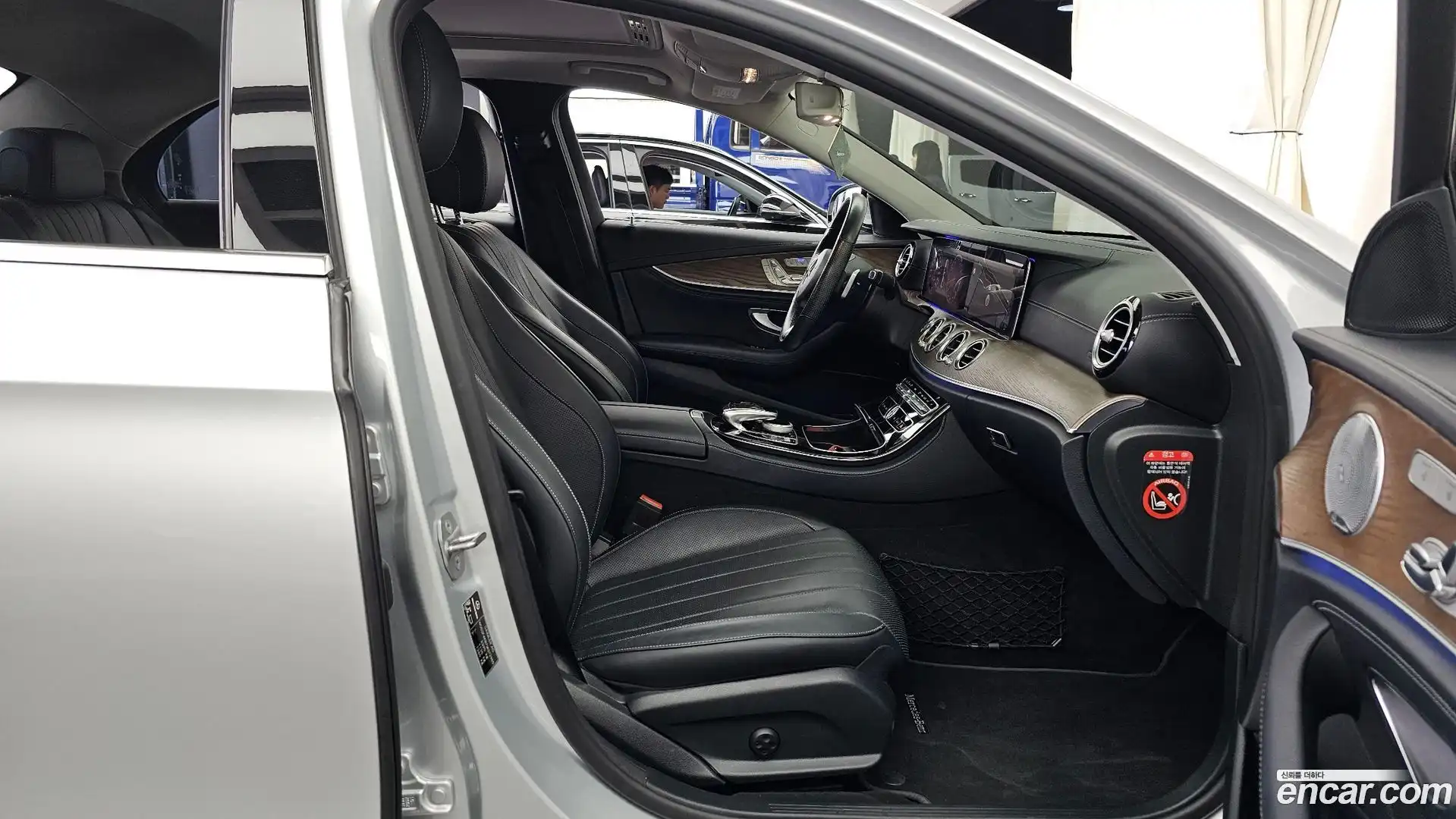 E-Class Mercedes-Benz 2018.0-OPTION-015