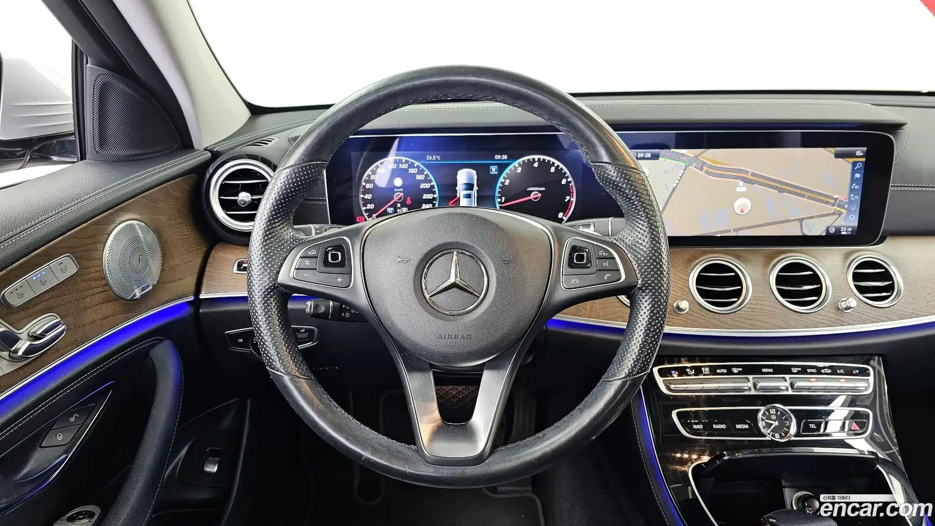 E-Class Mercedes-Benz 2018.0-OPTION-017