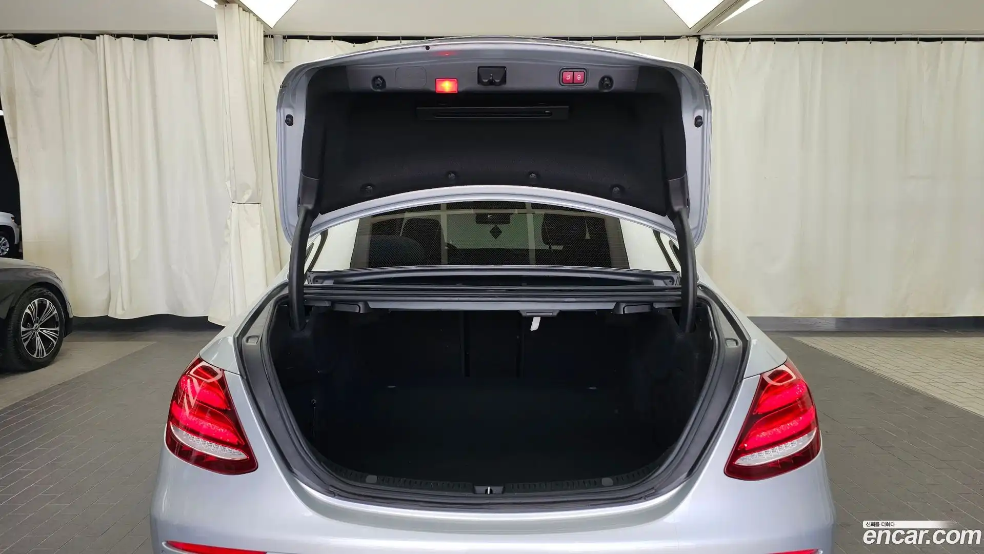 E-Class Mercedes-Benz 2018.0-OPTION-024