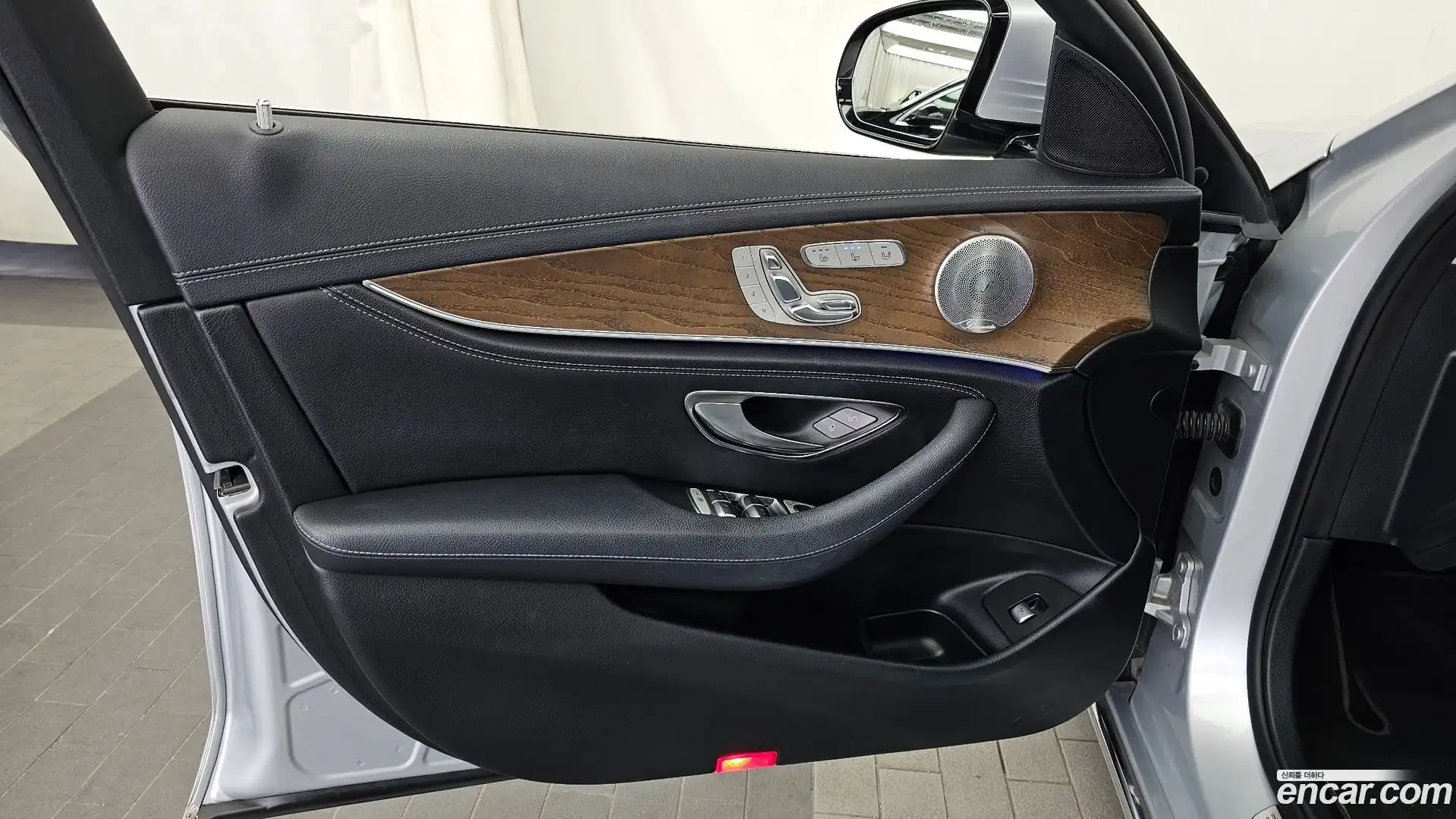 E-Class Mercedes-Benz 2018.0-INNER-034
