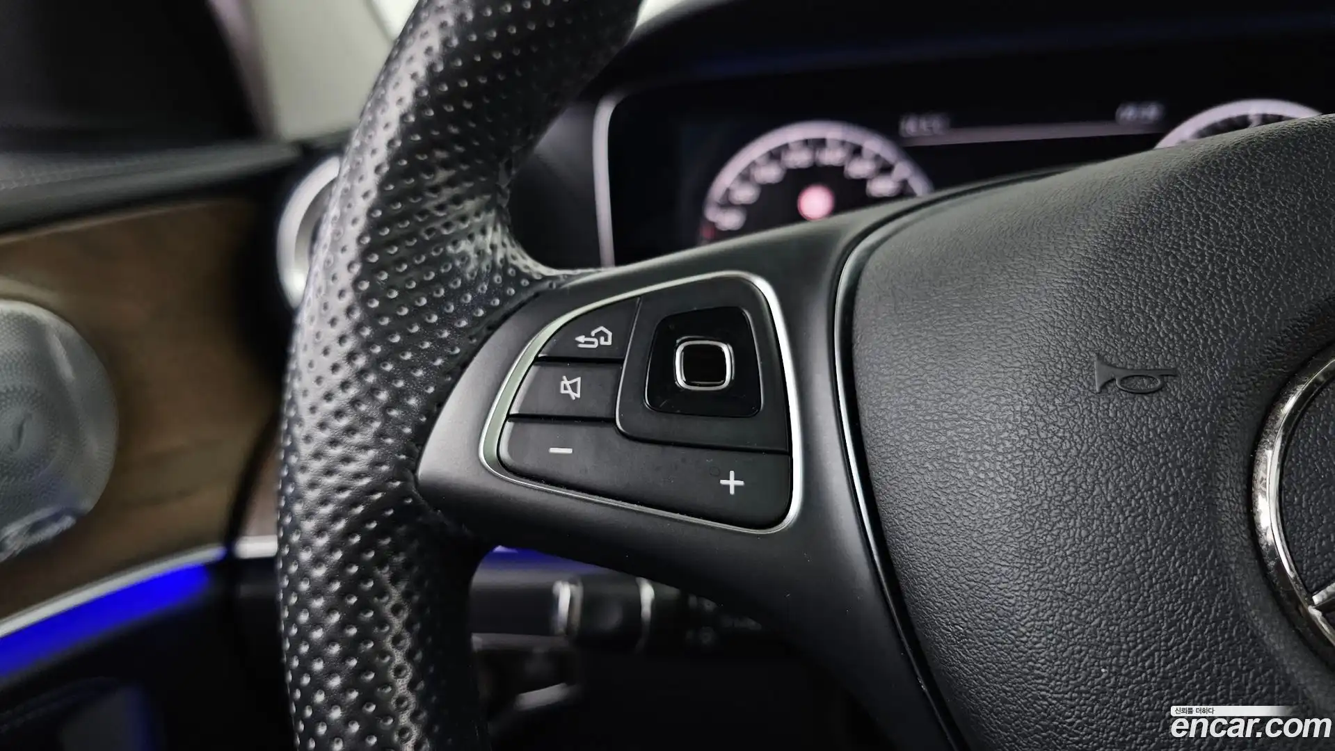E-Class Mercedes-Benz 2018.0-INNER-036