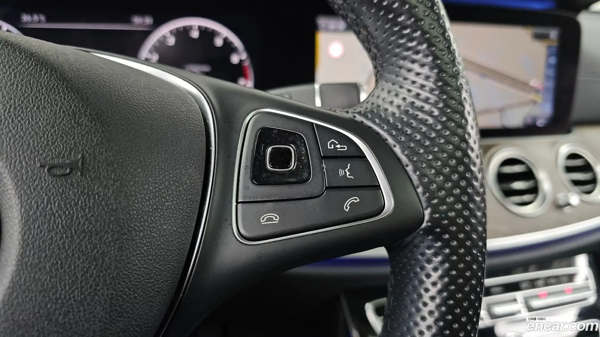 E-Class Mercedes-Benz 2018.0-OPTION-046