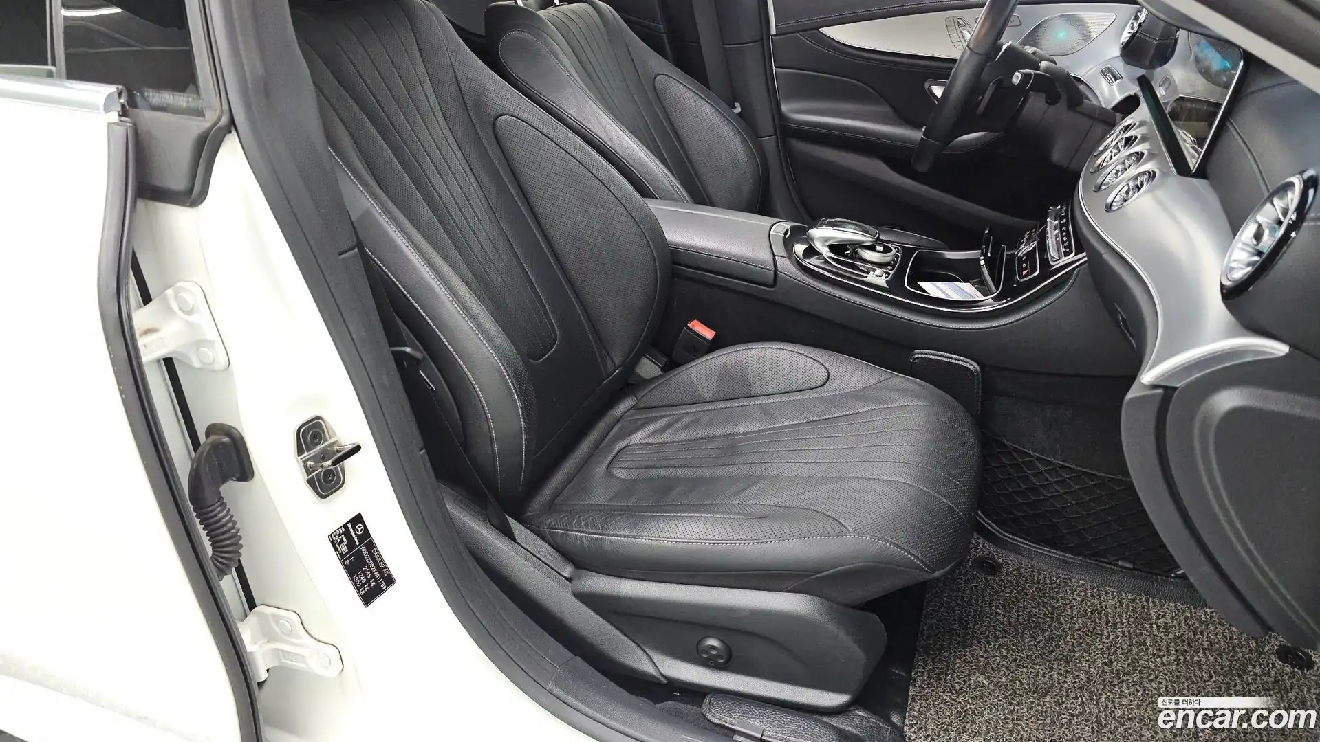CLS-Class Mercedes-Benz 2019.0-INNER-036