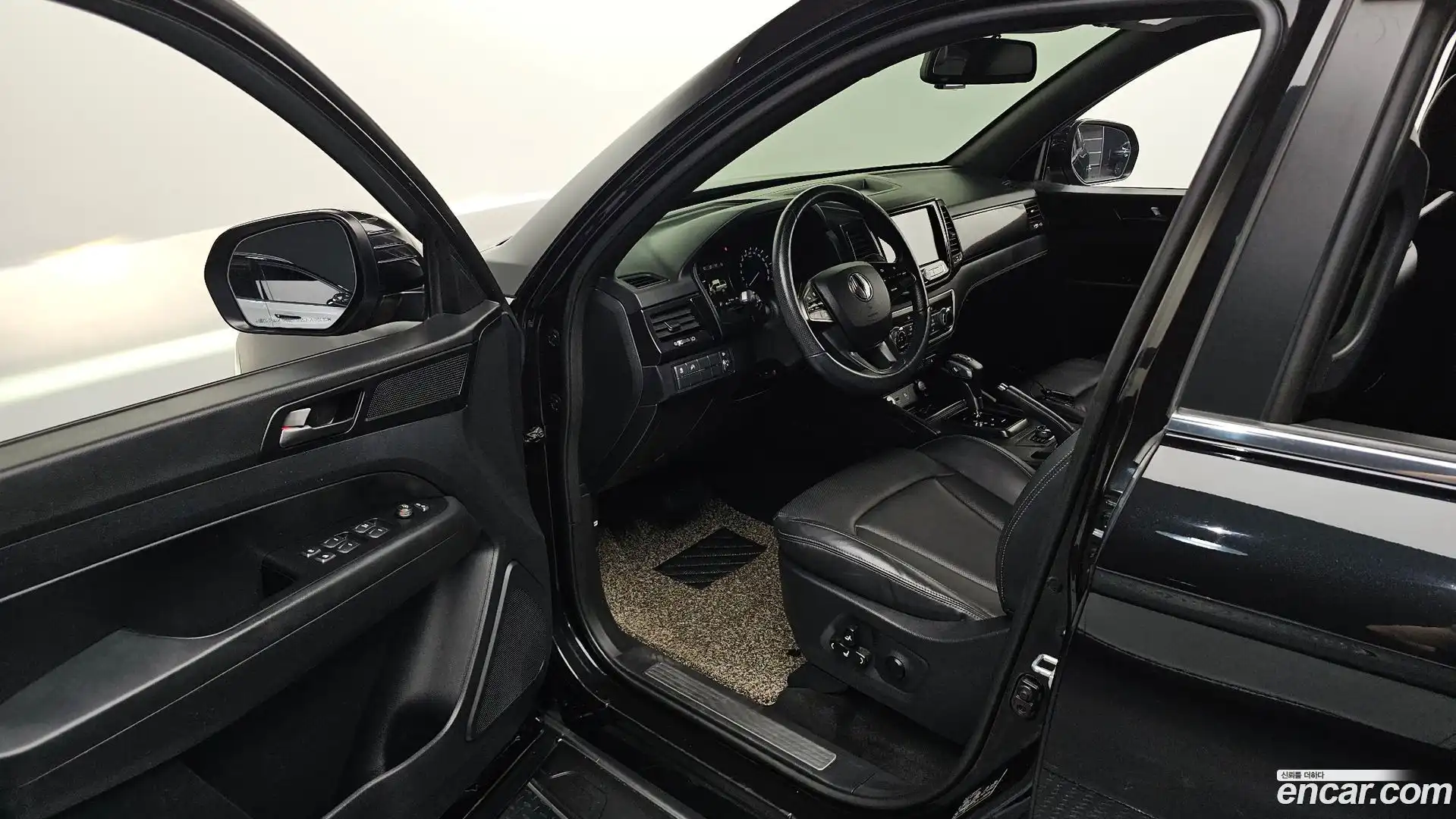 Rexton KG Mobility 2020.6-INNER-010