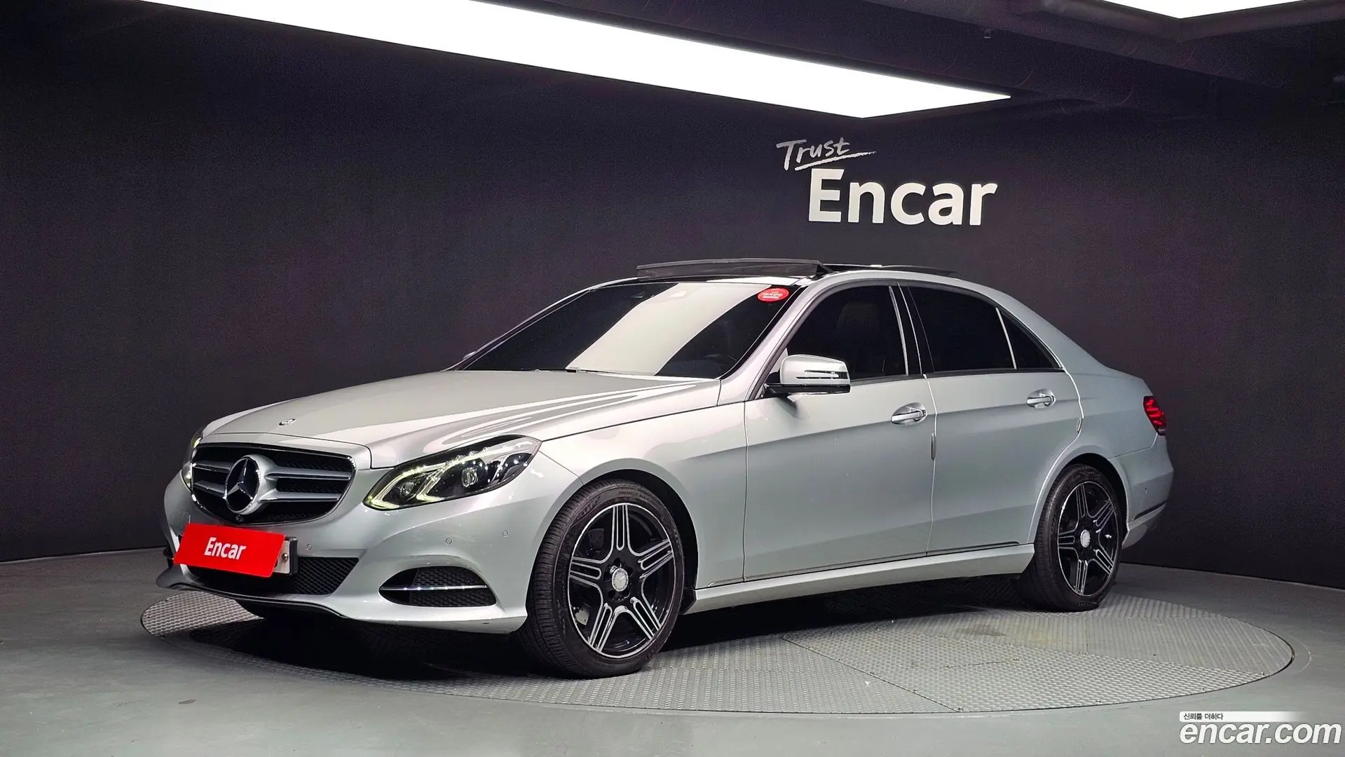 Main__Slider__Photo:E-Class Mercedes-Benz 2016.1-0