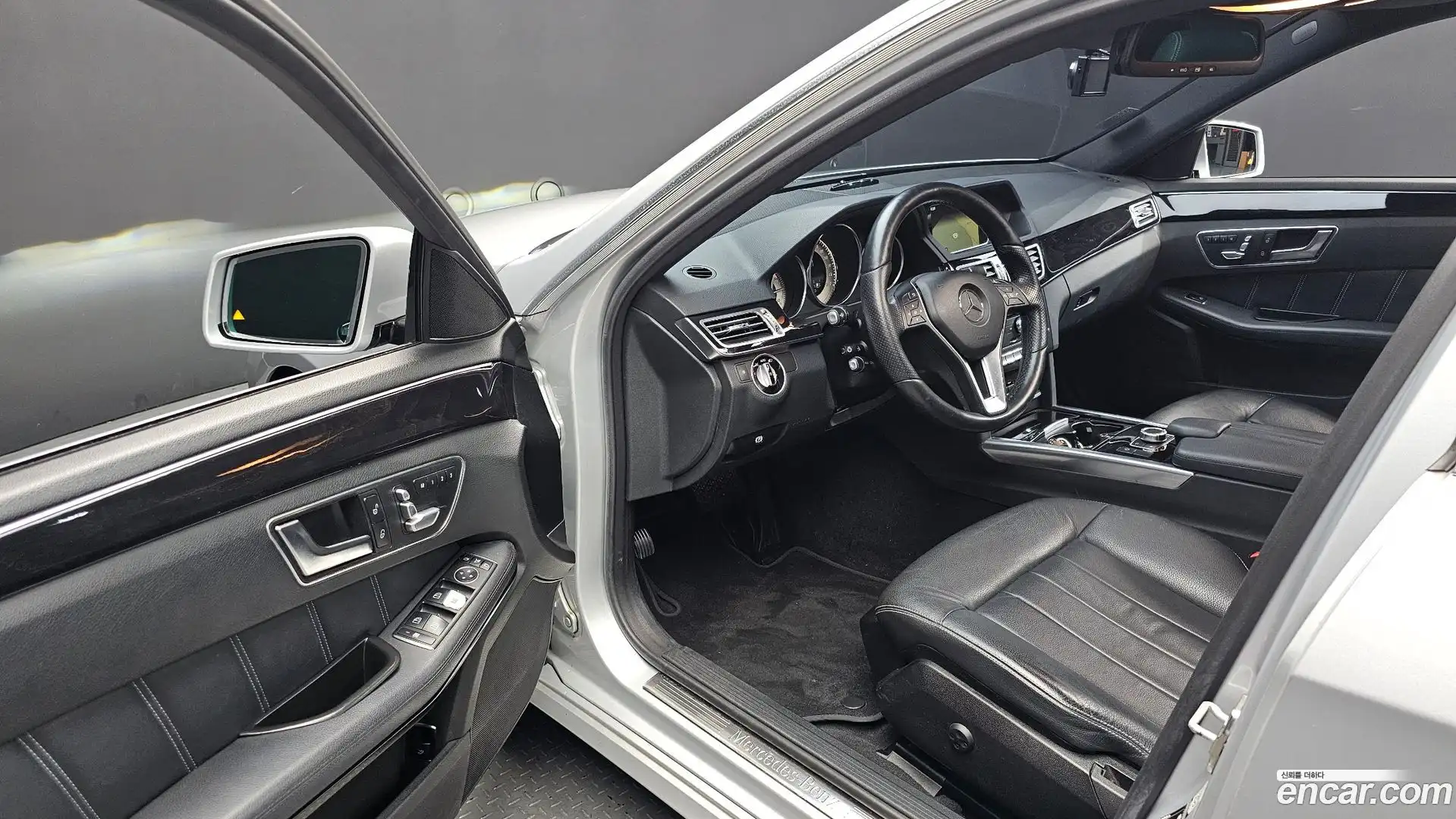 E-Class Mercedes-Benz 2016.1-INNER-010