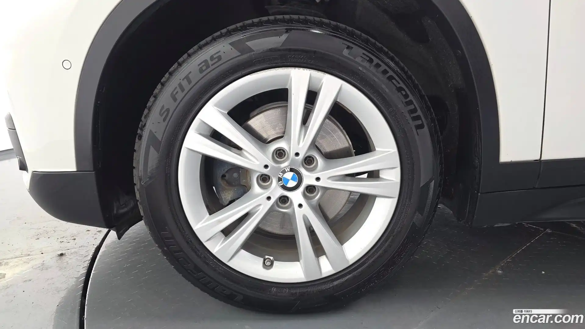 X1 BMW 2017.5-OUTER-005