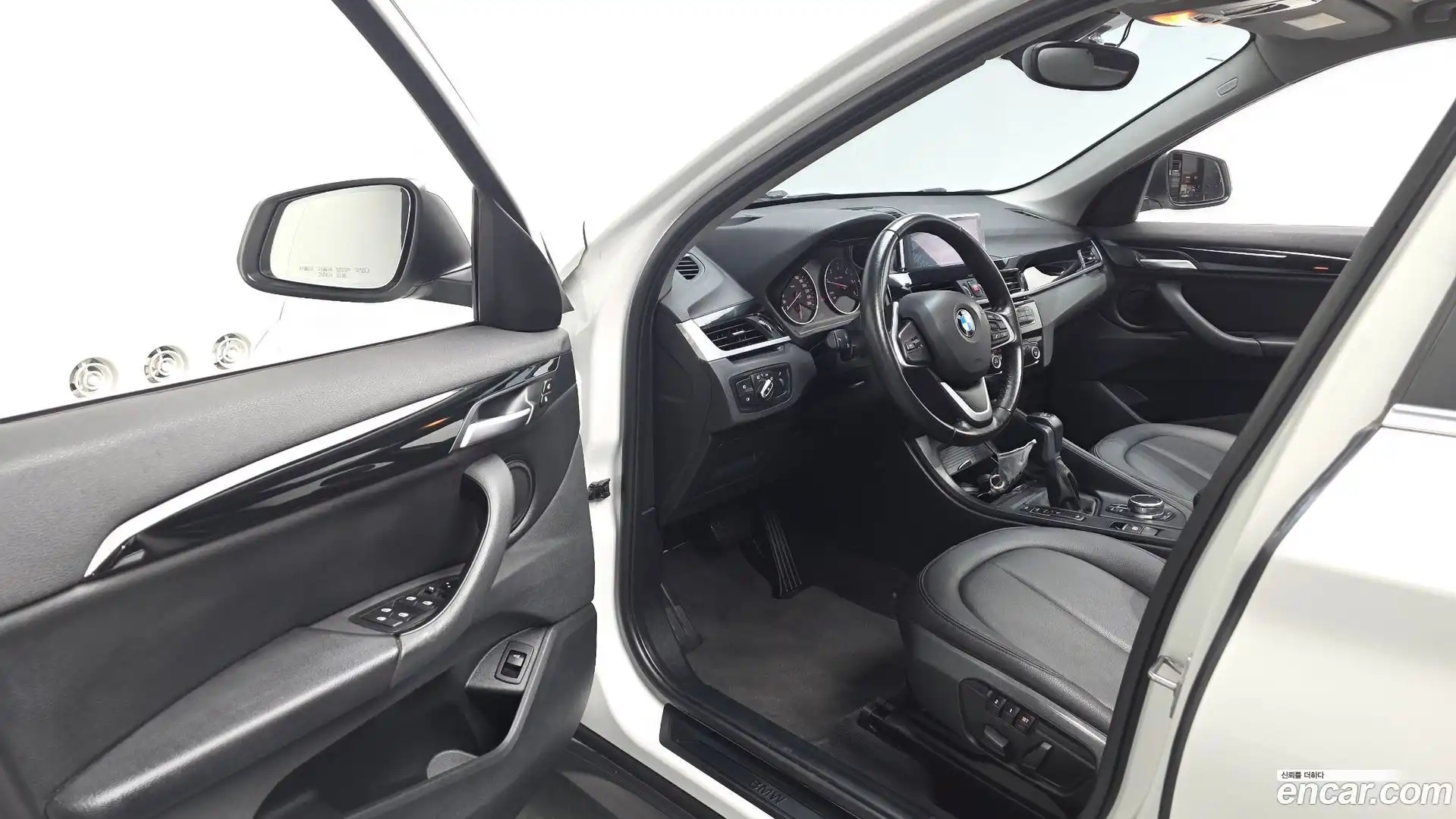 X1 BMW 2017.5-INNER-010