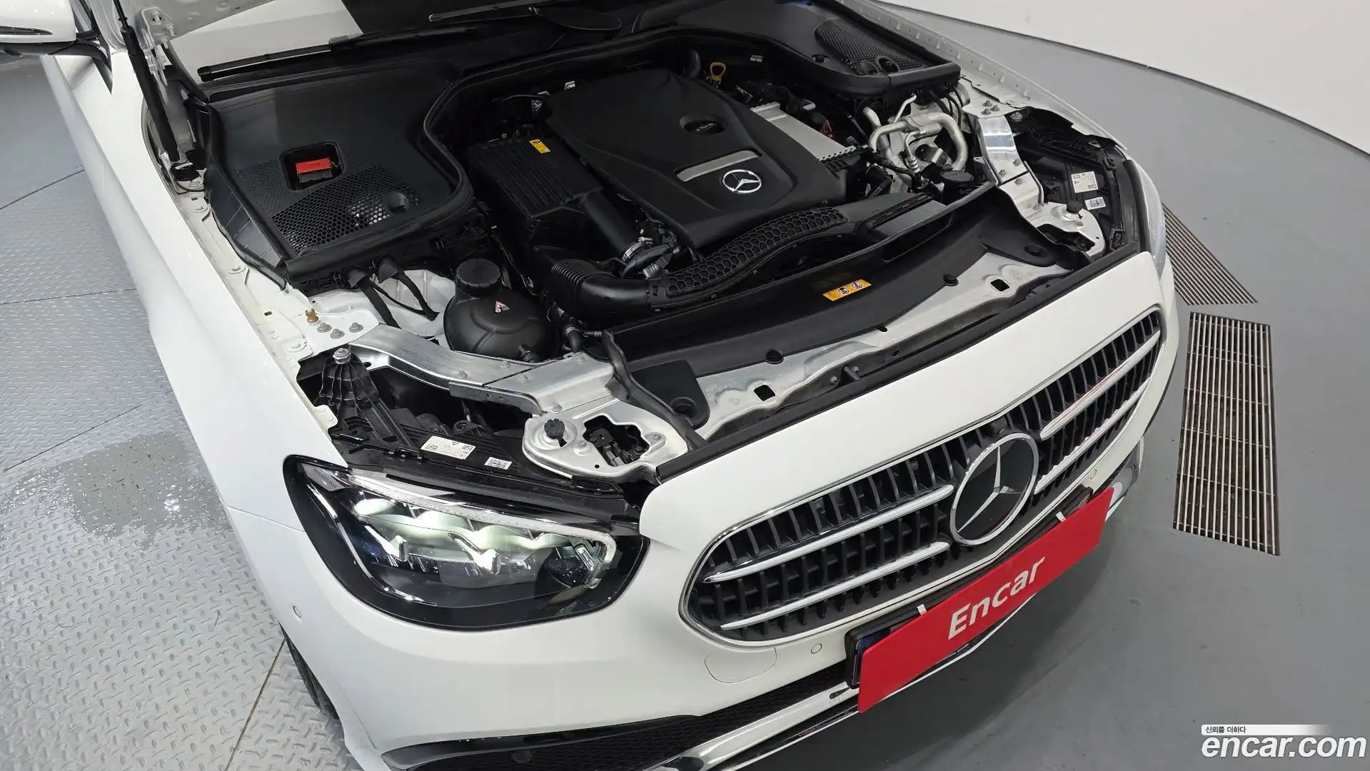 E-Class Mercedes-Benz 2023.9-OUTER-006