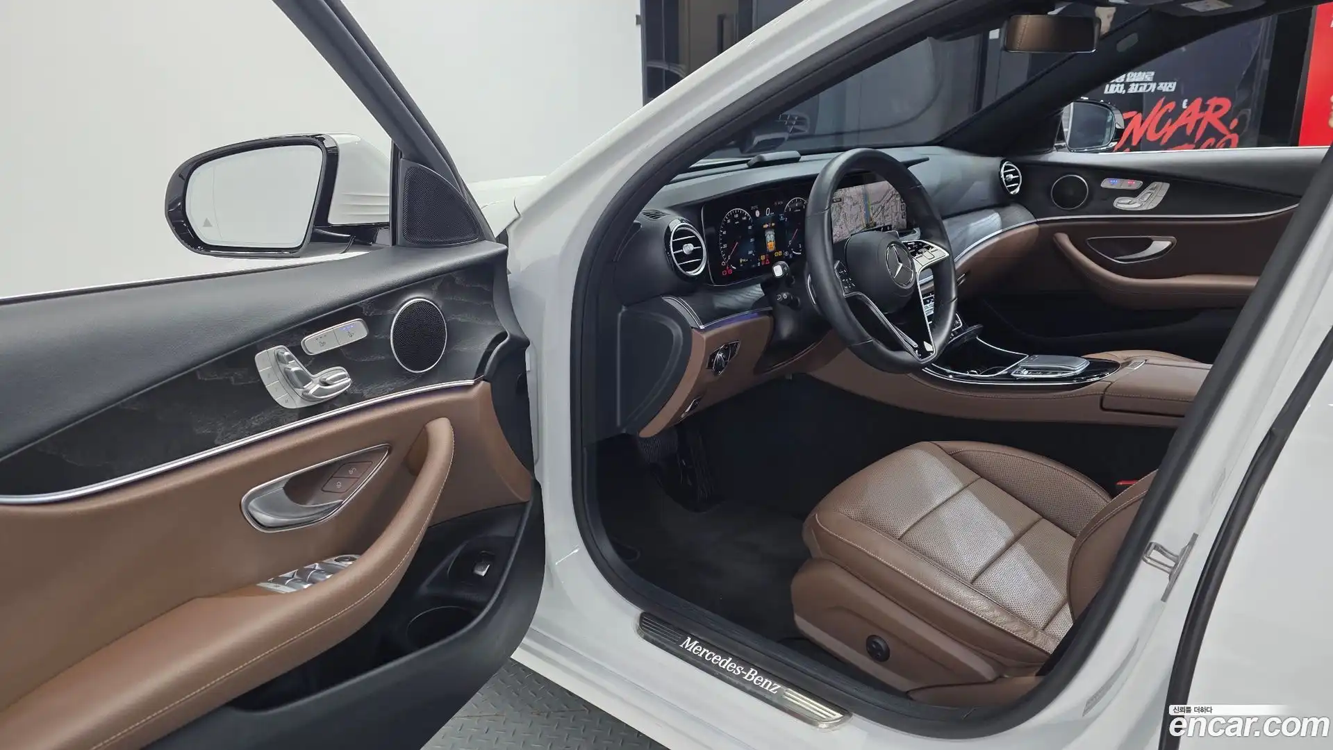 E-Class Mercedes-Benz 2023.9-INNER-010