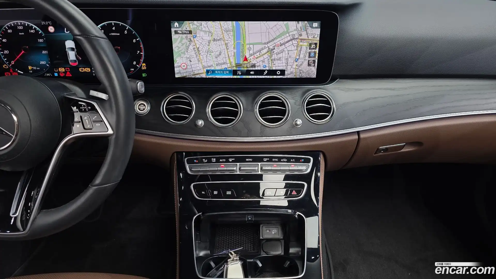 E-Class Mercedes-Benz 2023.9-OPTION-018