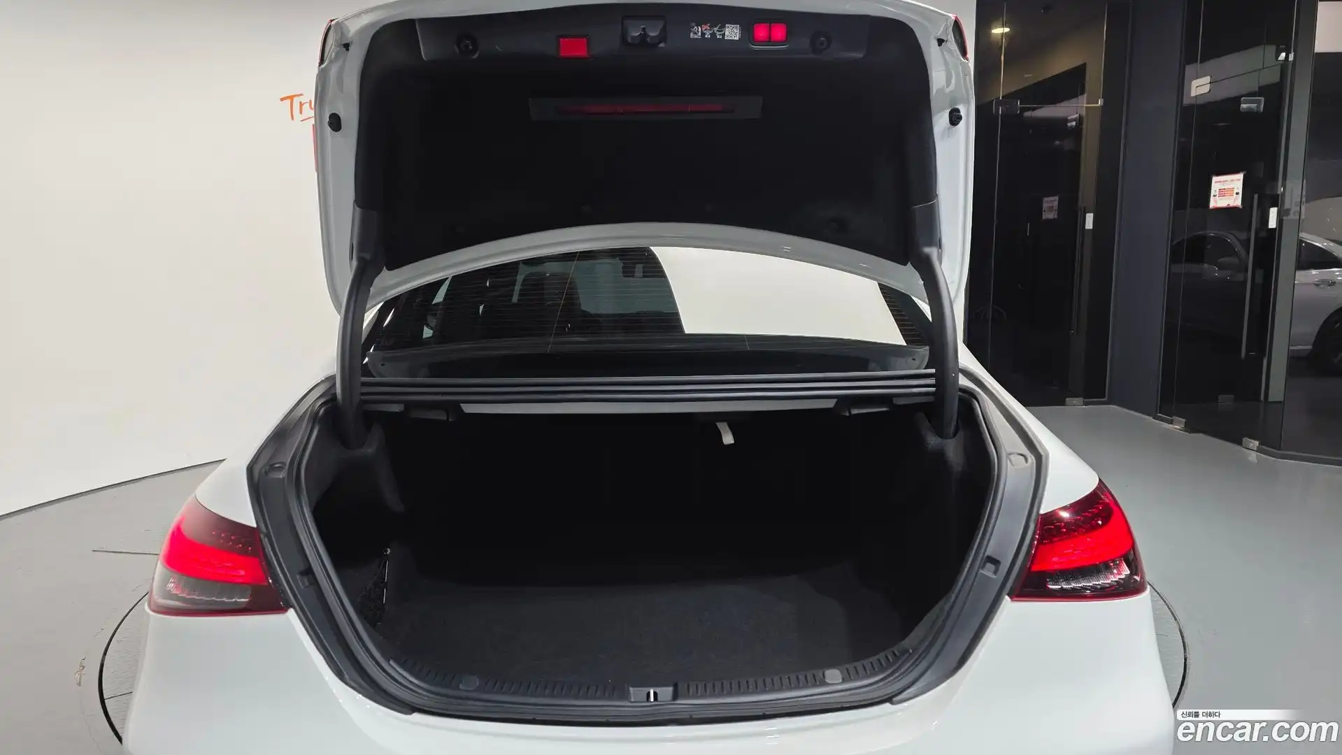 E-Class Mercedes-Benz 2023.9-OPTION-024