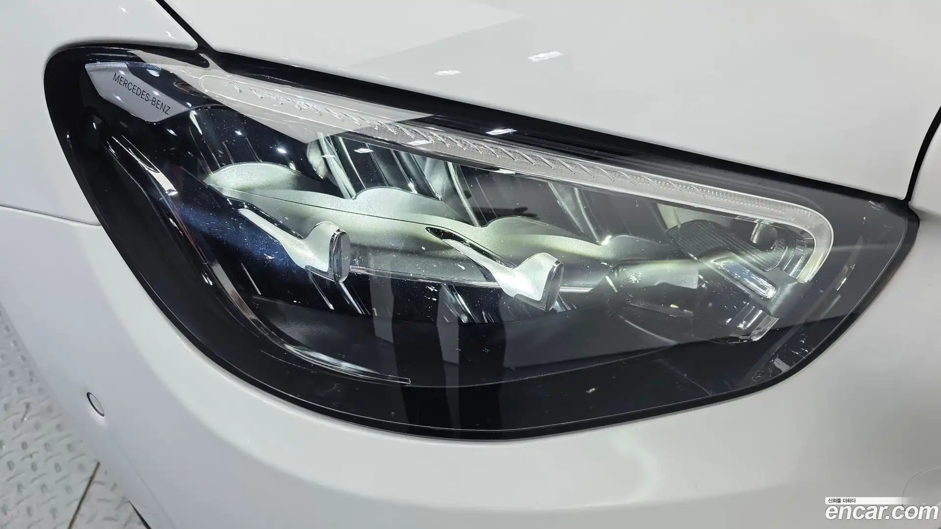 E-Class Mercedes-Benz 2023.9-OUTER-032