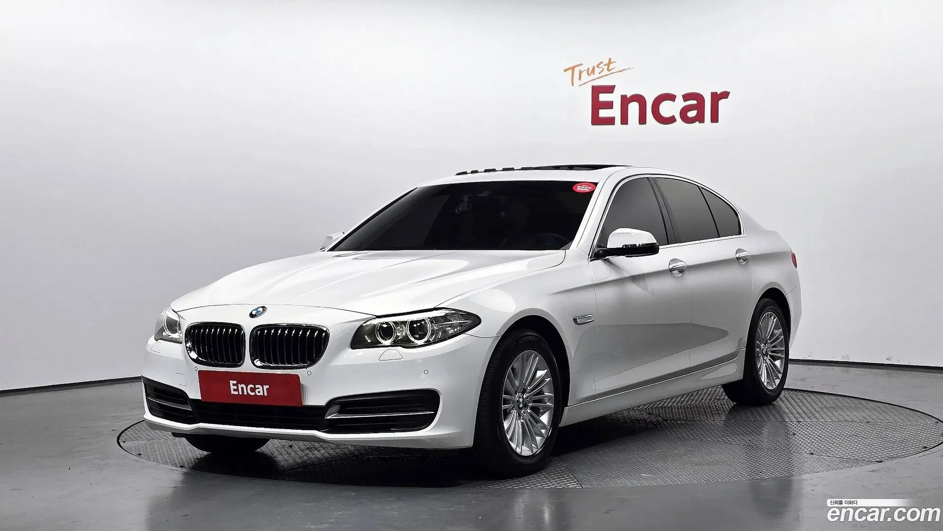 Main__Slider__Photo:5-Series BMW 2015.0-0