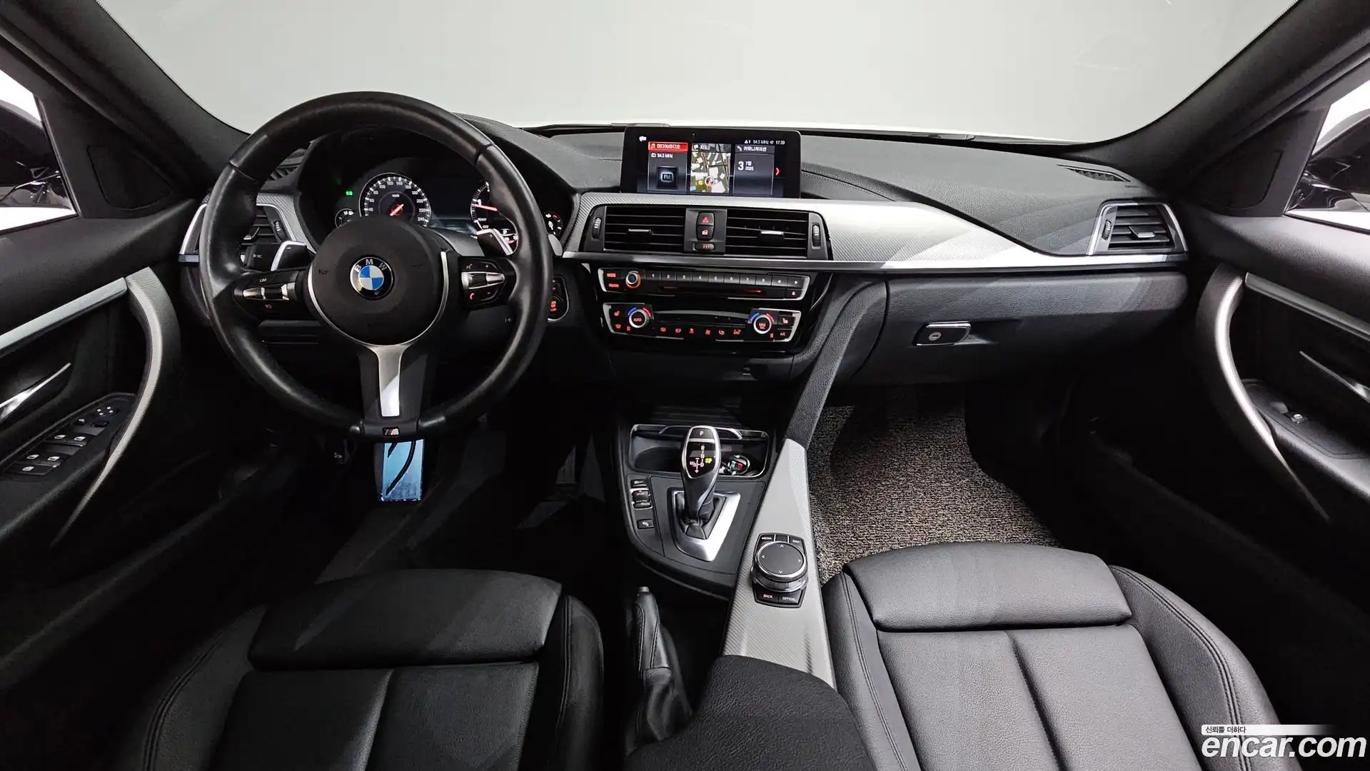 3-Series BMW 2018.11-INNER-007