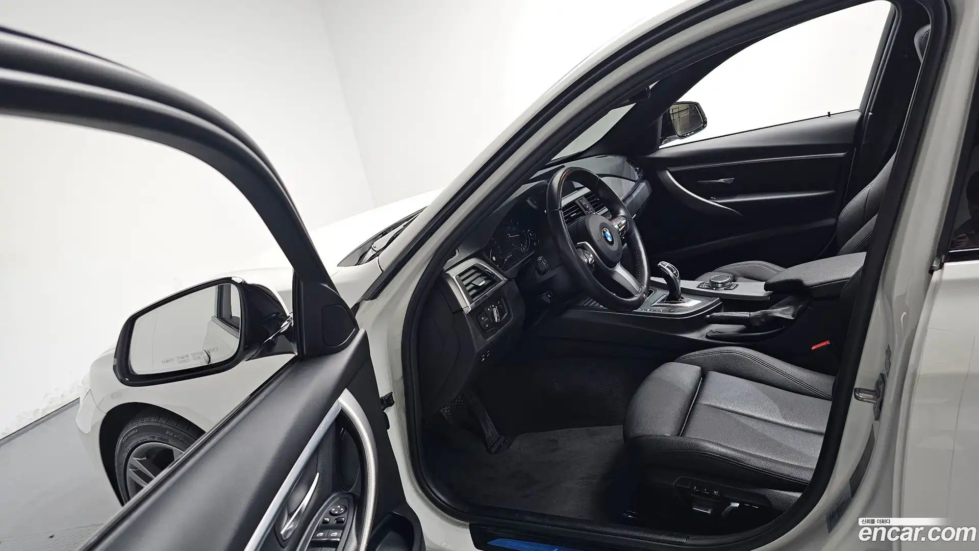 3-Series BMW 2018.11-INNER-010
