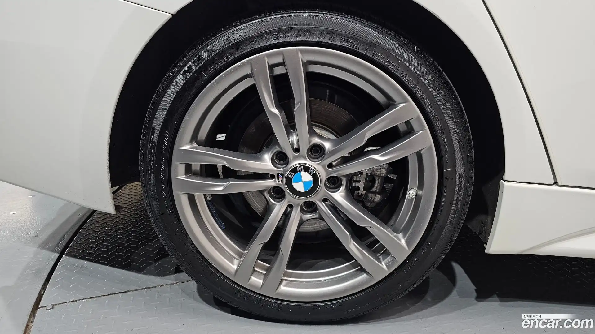 3-Series BMW 2018.11-OUTER-031