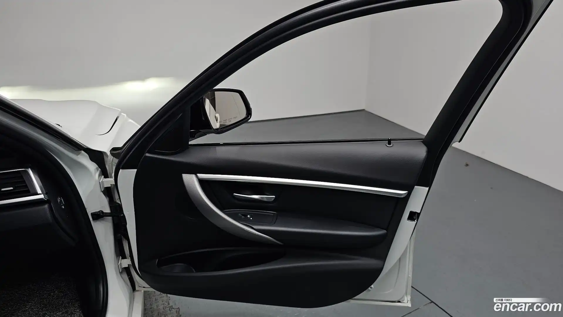 3-Series BMW 2018.11-INNER-034