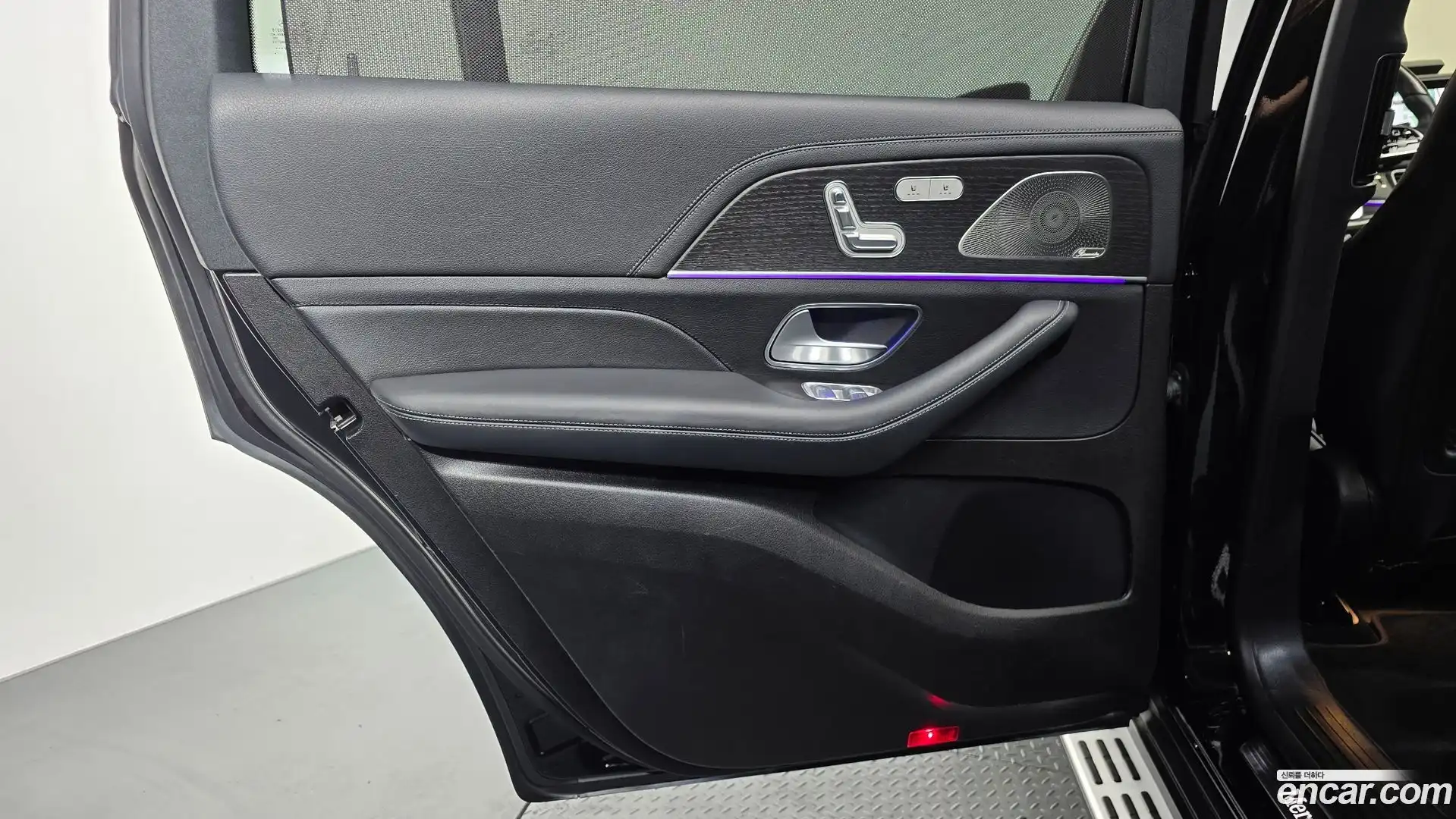 GLS-Class Mercedes-Benz 2023.4-INNER-035