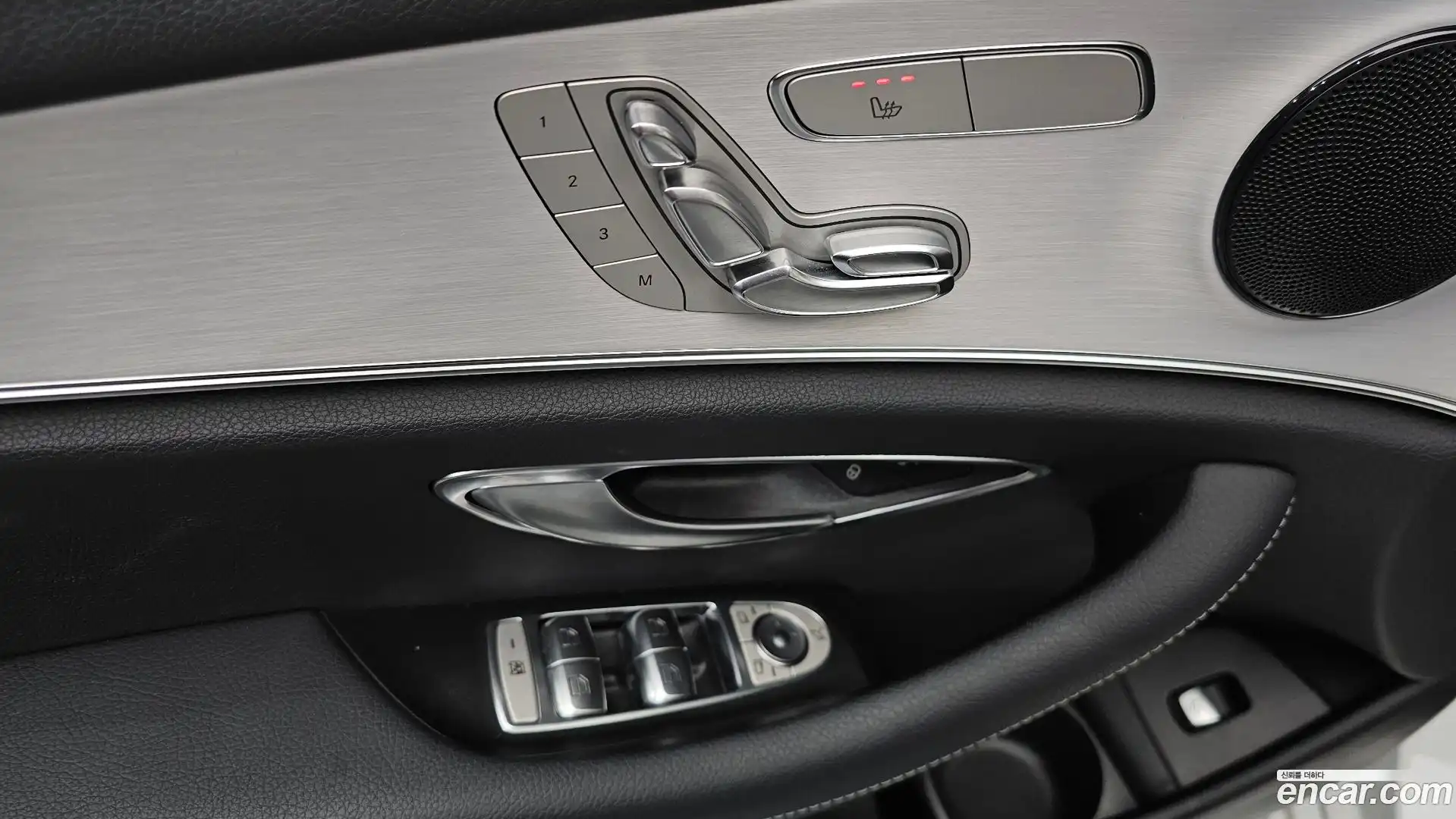 E-Class Mercedes-Benz 2021.6-OPTION-043
