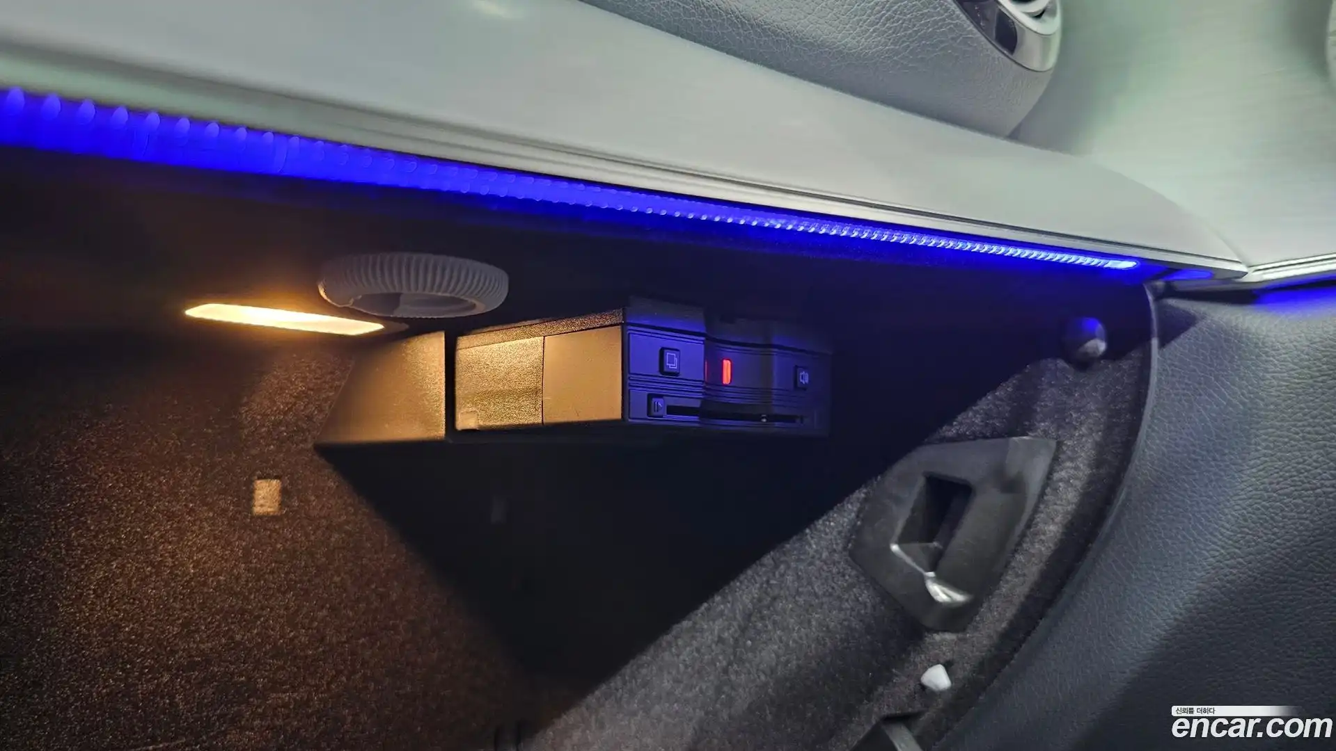 E-Class Mercedes-Benz 2021.6-OPTION-046
