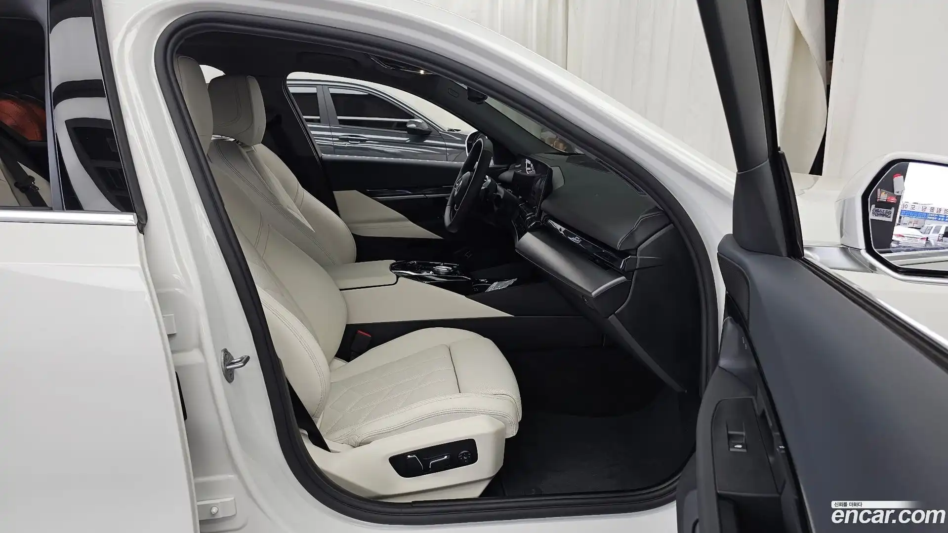 5-Series BMW 2025.4-OPTION-015