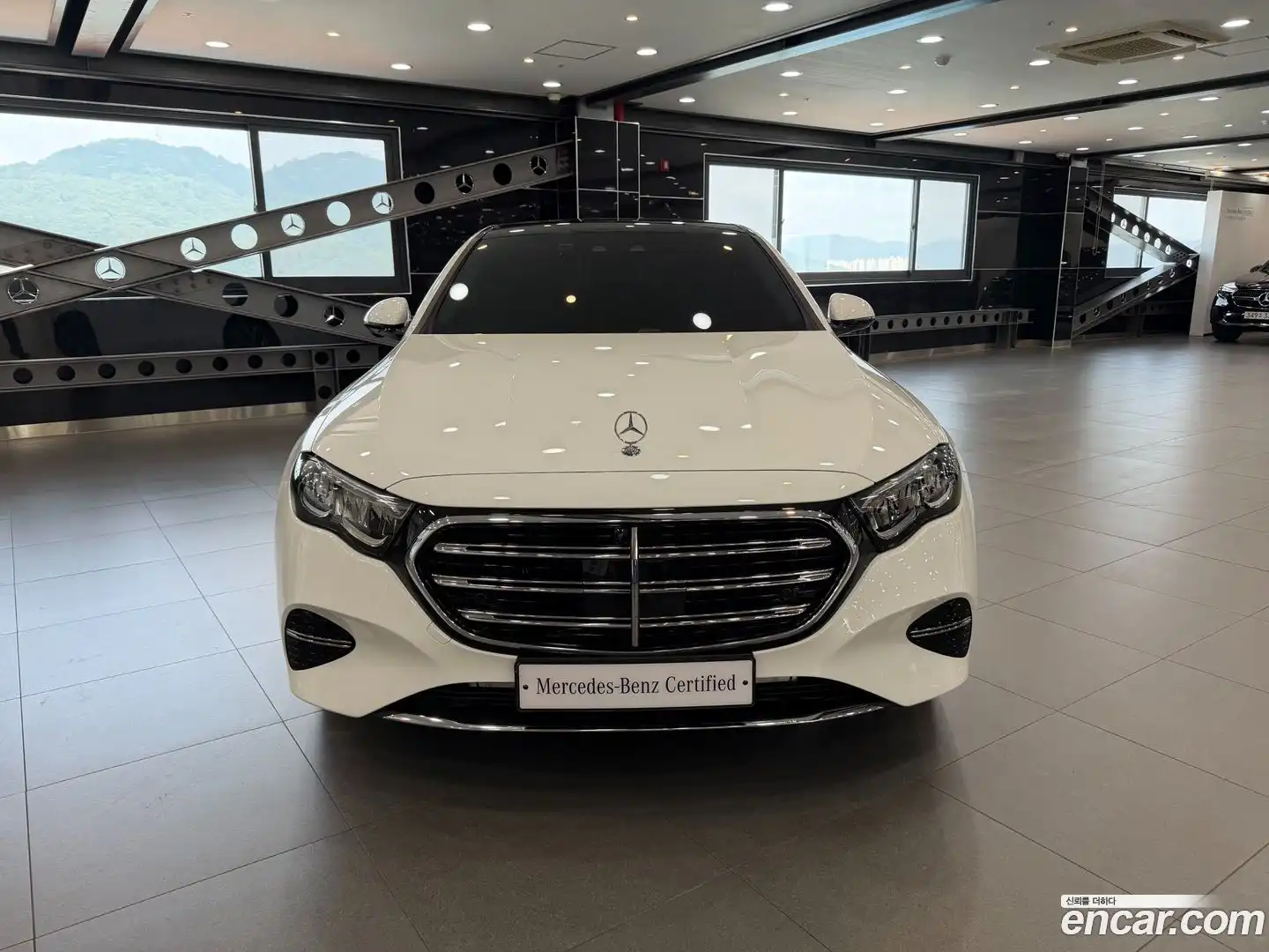 E-Class Mercedes-Benz 2024.8-OUTER-006