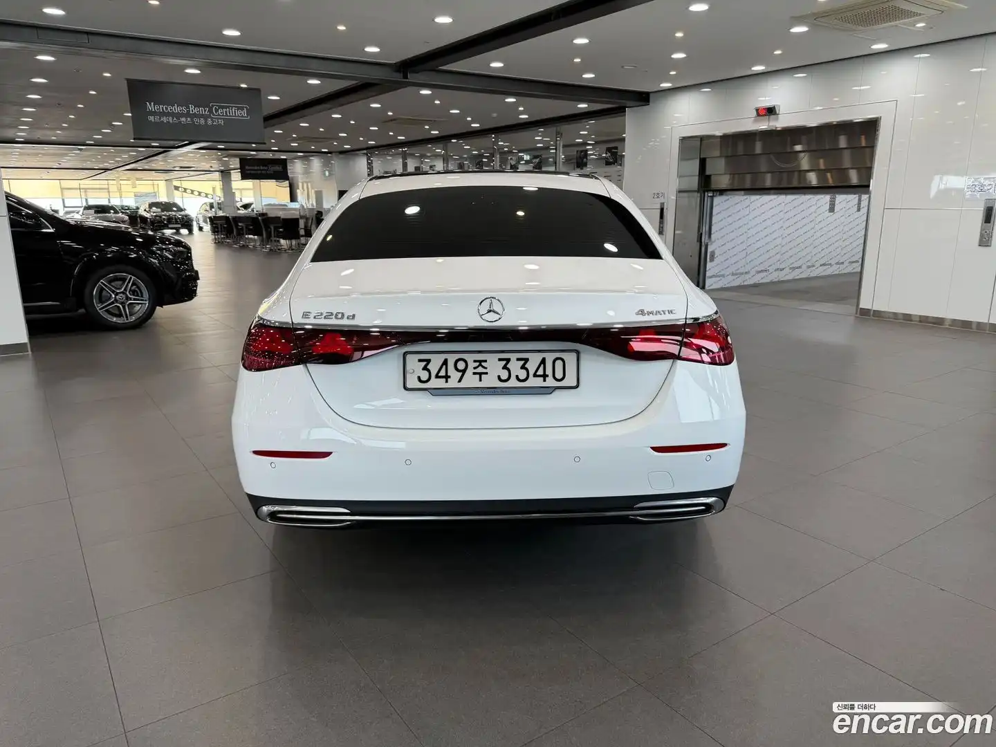 E-Class Mercedes-Benz 2024.8-INNER-007