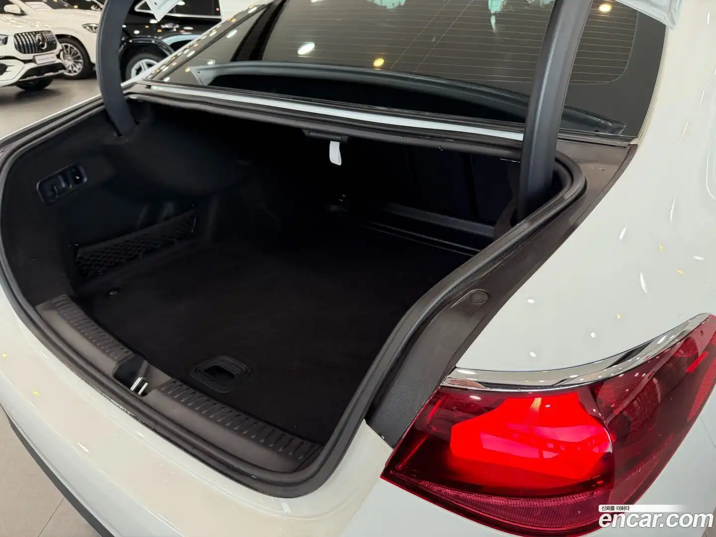 E-Class Mercedes-Benz 2024.8-INNER-010