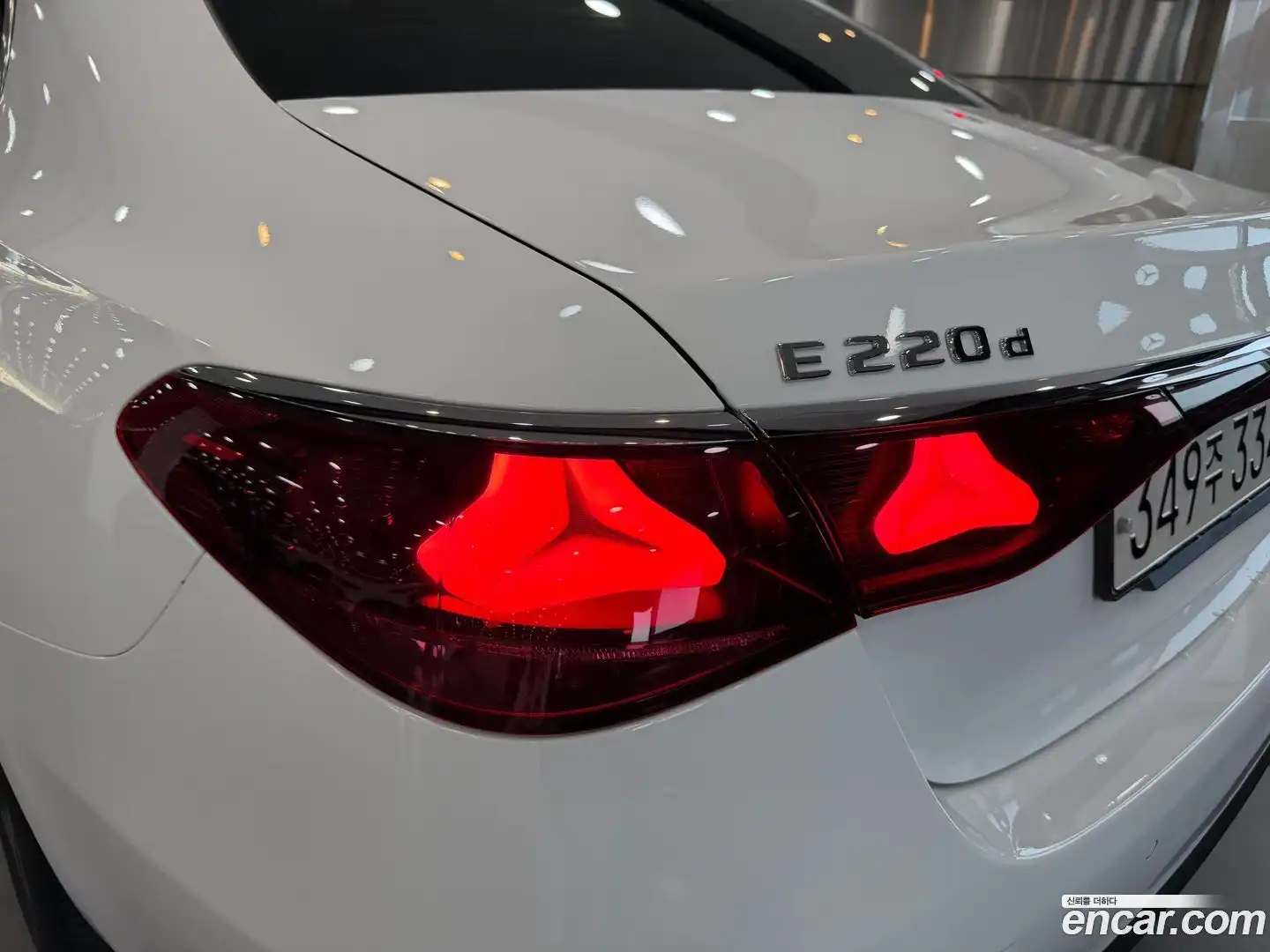E-Class Mercedes-Benz 2024.8-OPTION-017