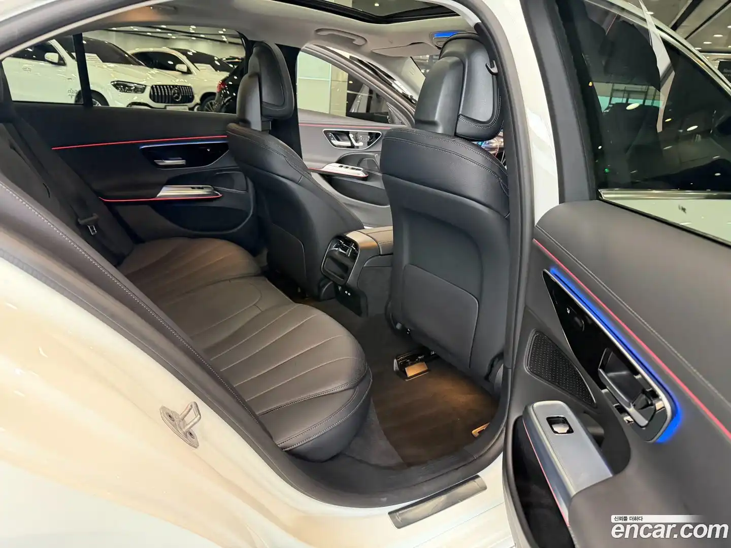 E-Class Mercedes-Benz 2024.8-OPTION-024