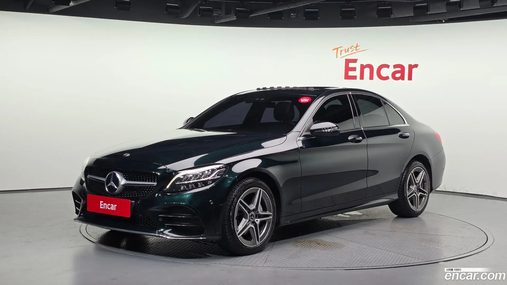 Main__Slider__Photo:C-Class Mercedes-Benz 2019.5-0