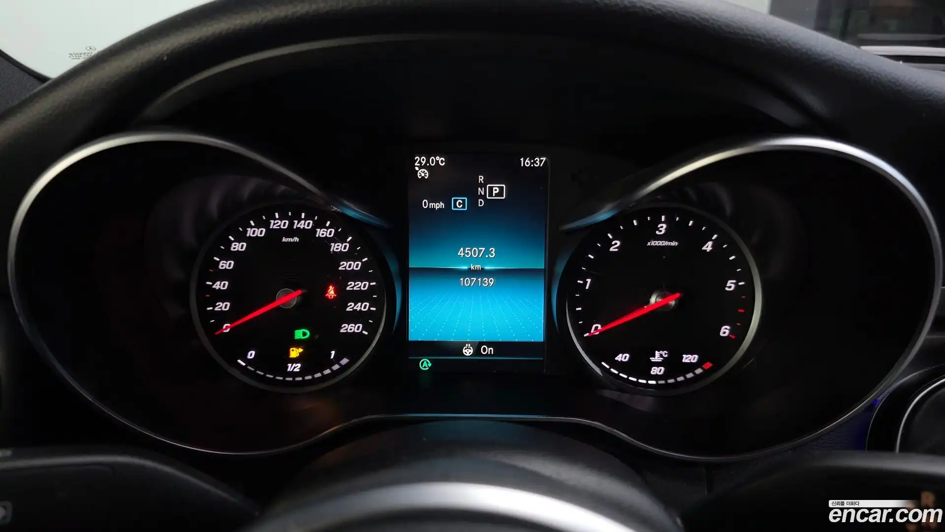 C-Class Mercedes-Benz 2019.5-INNER-008
