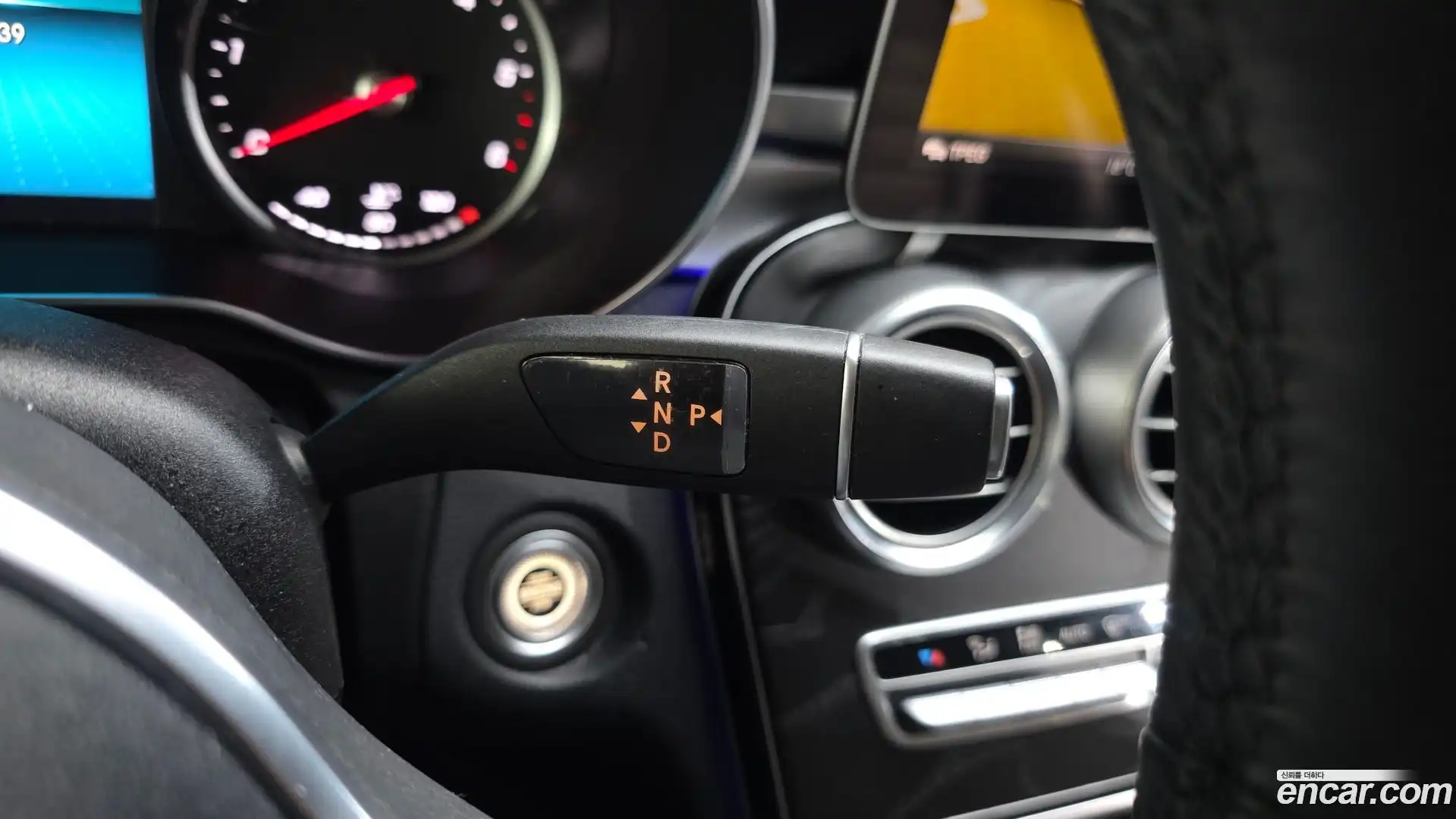 C-Class Mercedes-Benz 2019.5-INNER-009