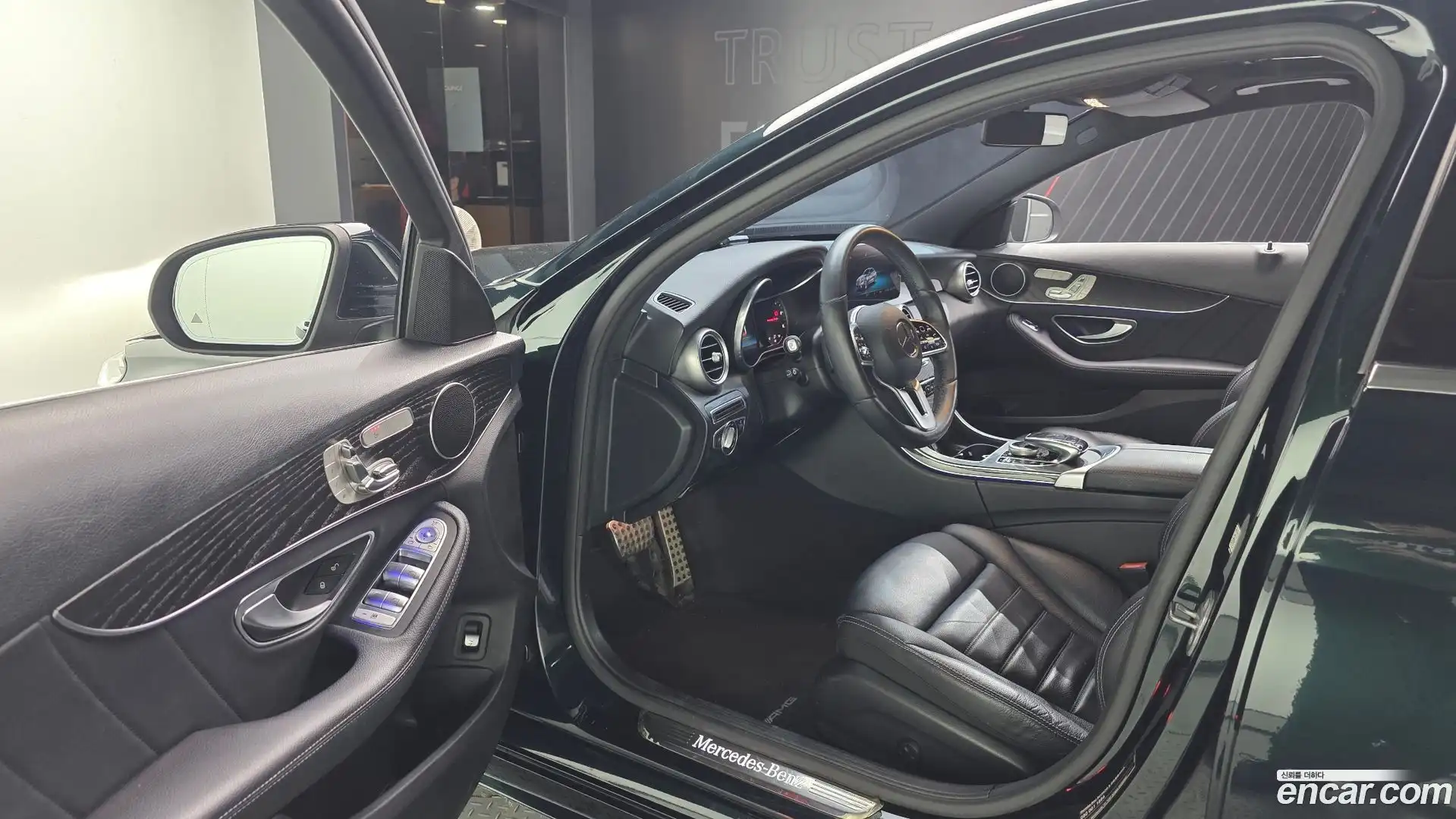 C-Class Mercedes-Benz 2019.5-INNER-010