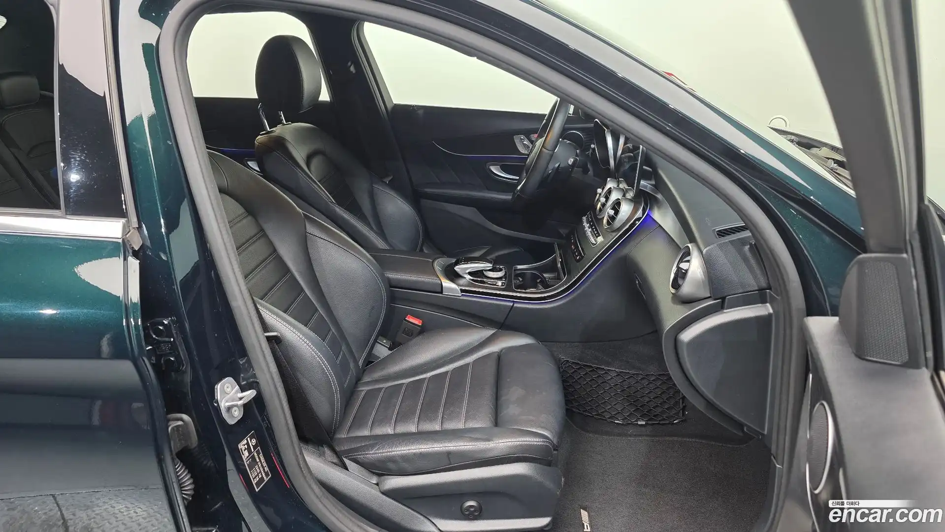 C-Class Mercedes-Benz 2019.5-OPTION-015