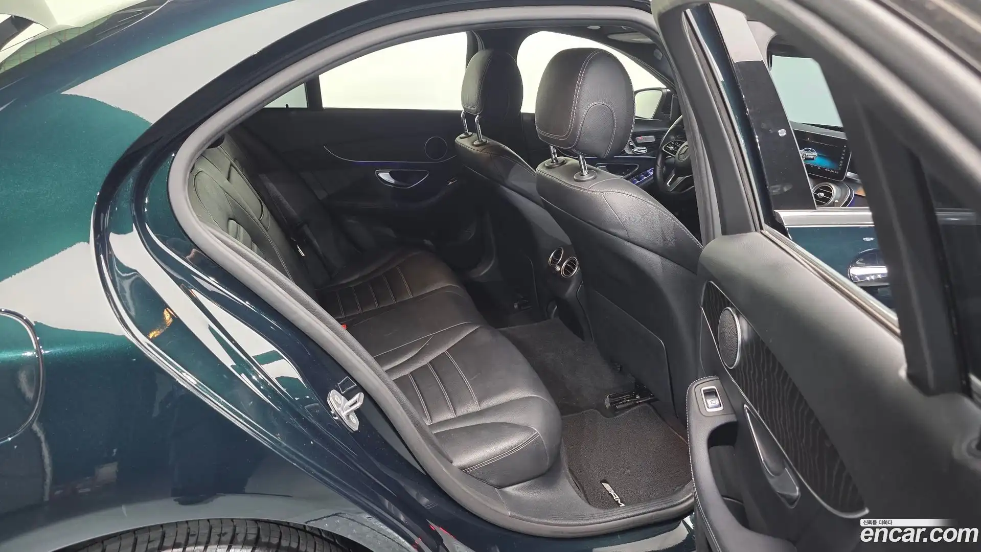 C-Class Mercedes-Benz 2019.5-OPTION-016