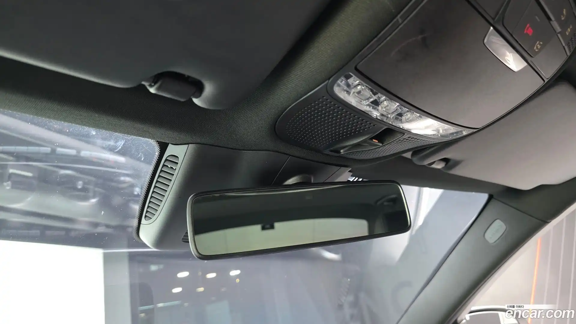 C-Class Mercedes-Benz 2019.5-OPTION-023