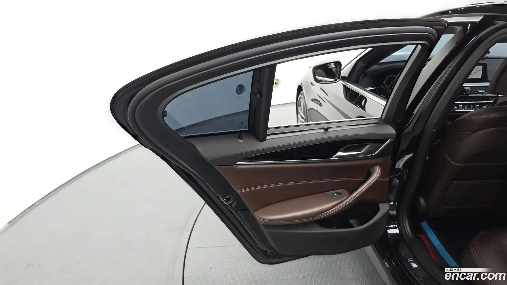 5-Series BMW 2018.4-INNER-035