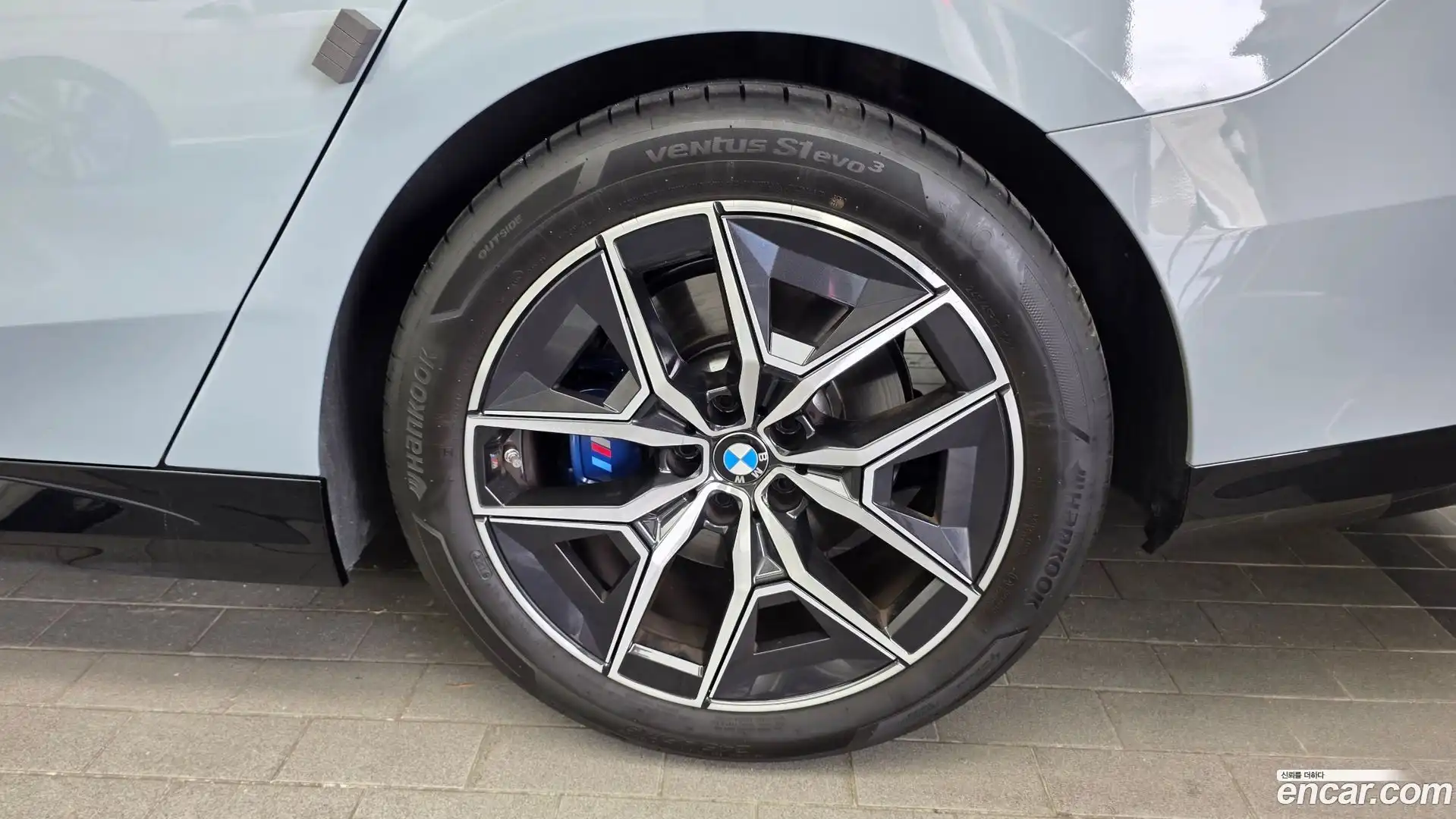 5-Series BMW 2025.4-OUTER-031