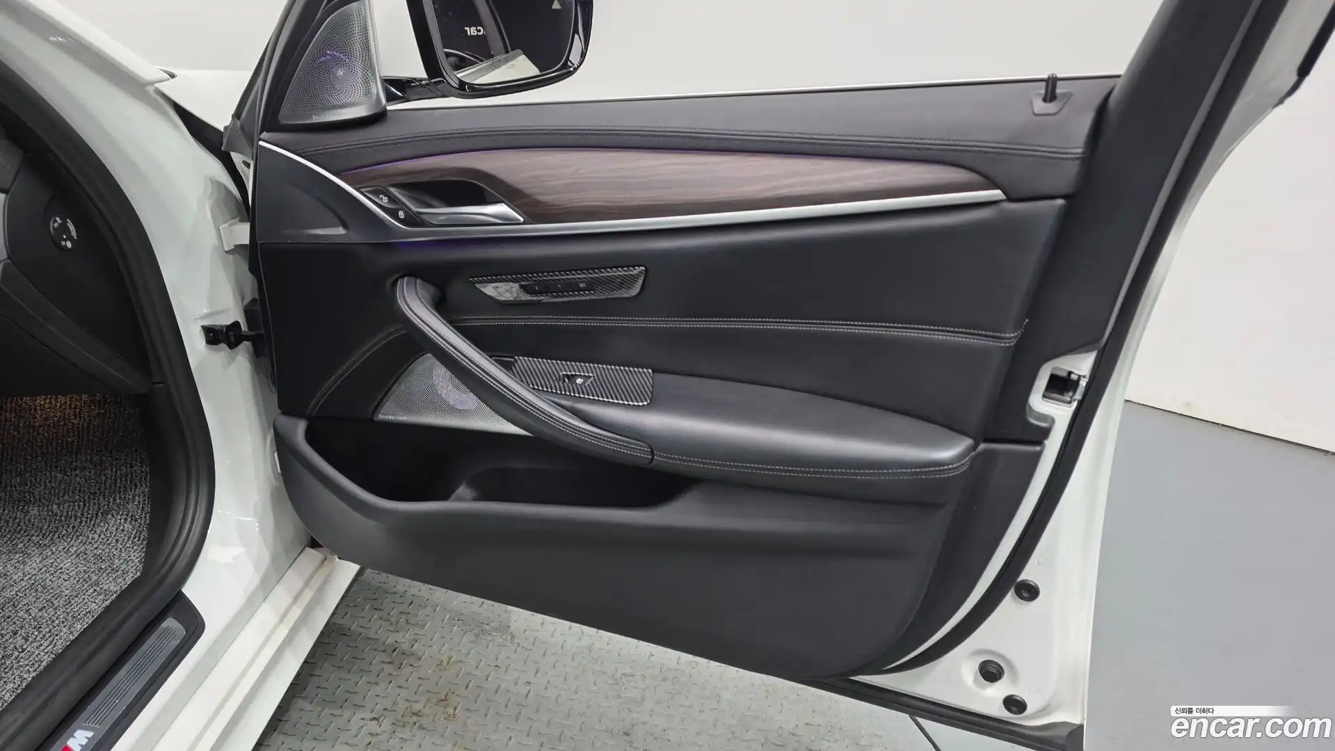 5-Series BMW 2017.10-INNER-034
