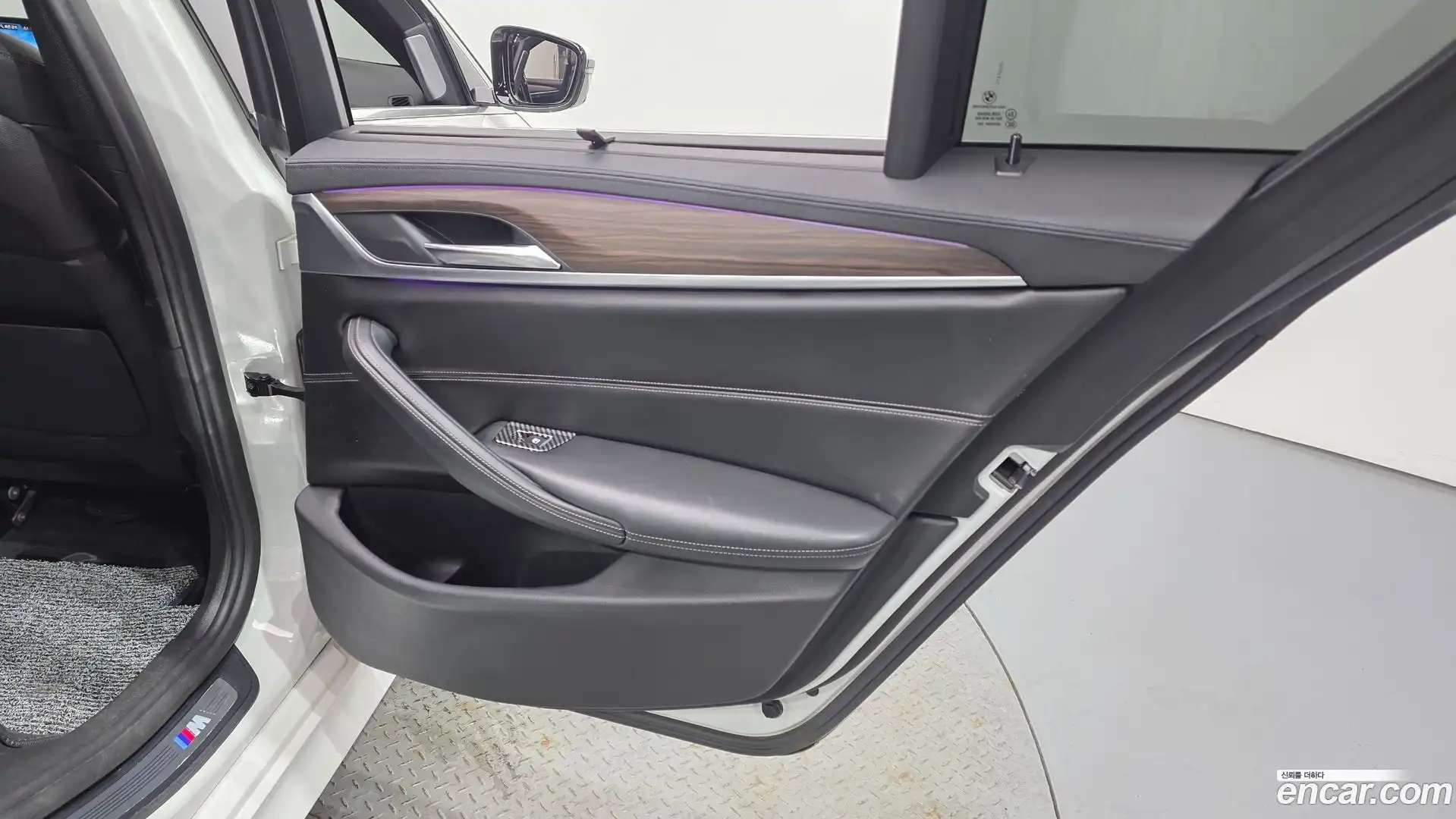 5-Series BMW 2017.10-INNER-035