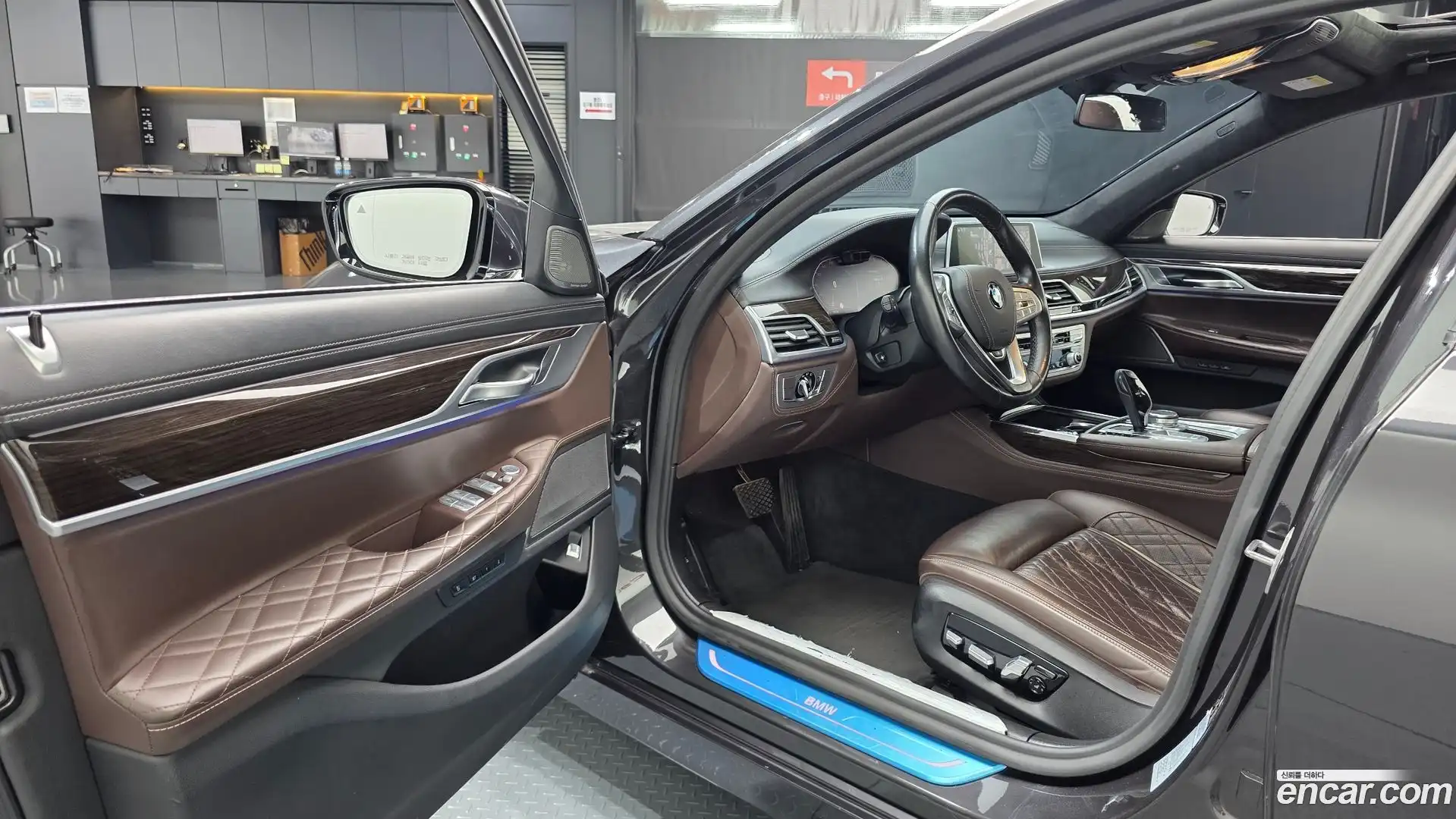 7-Series BMW 2020.4-INNER-010