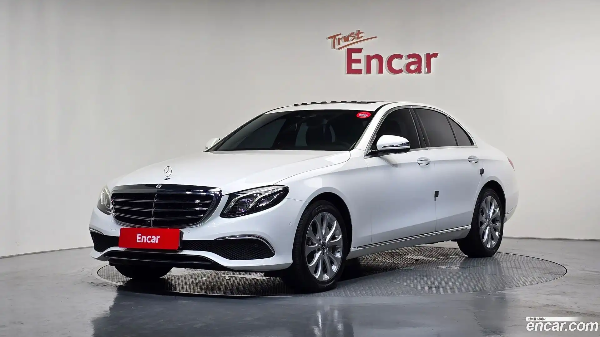 E-Class Mercedes-Benz 2018.7-OUTER-001