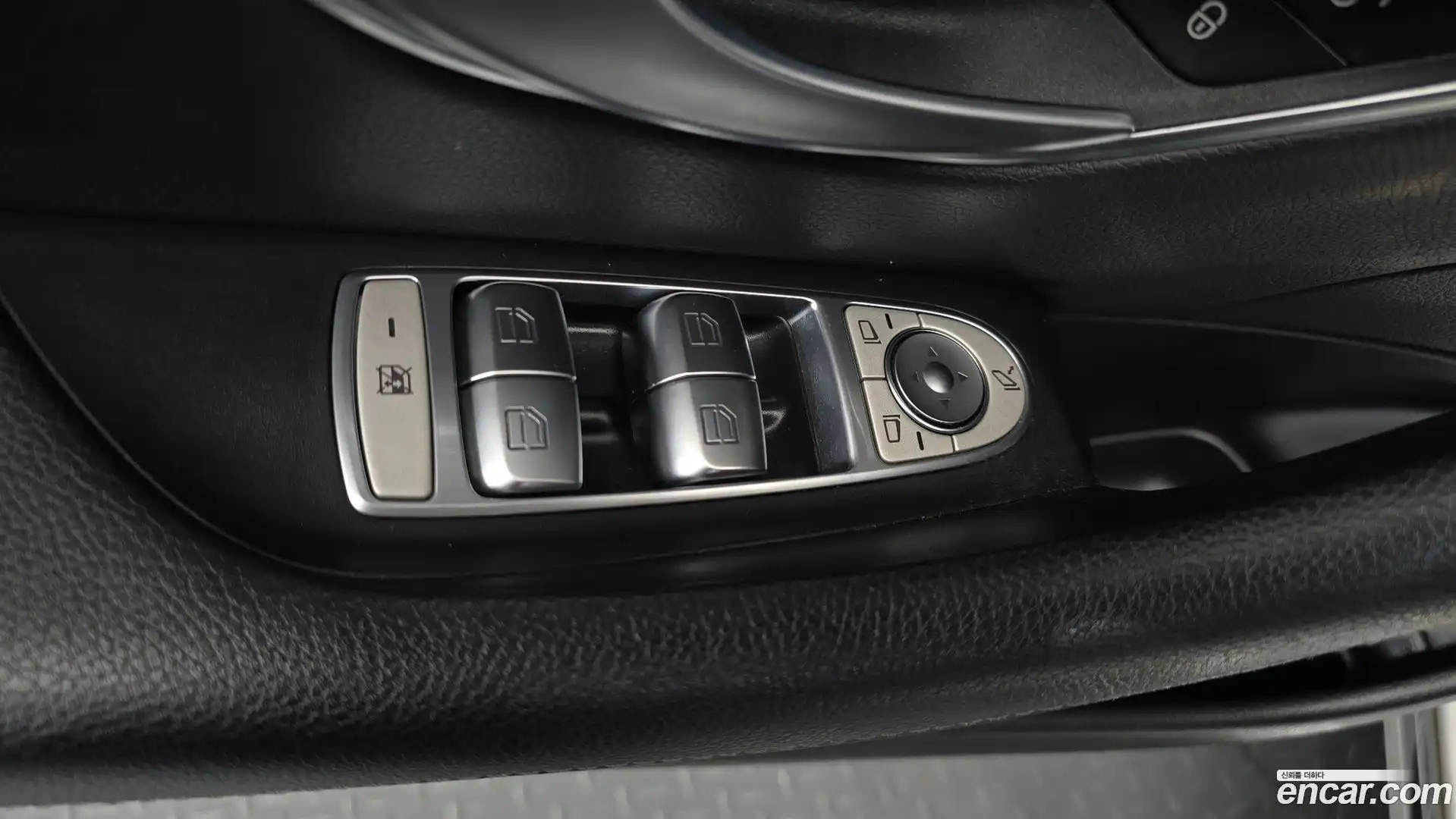 E-Class Mercedes-Benz 2018.7-OPTION-042