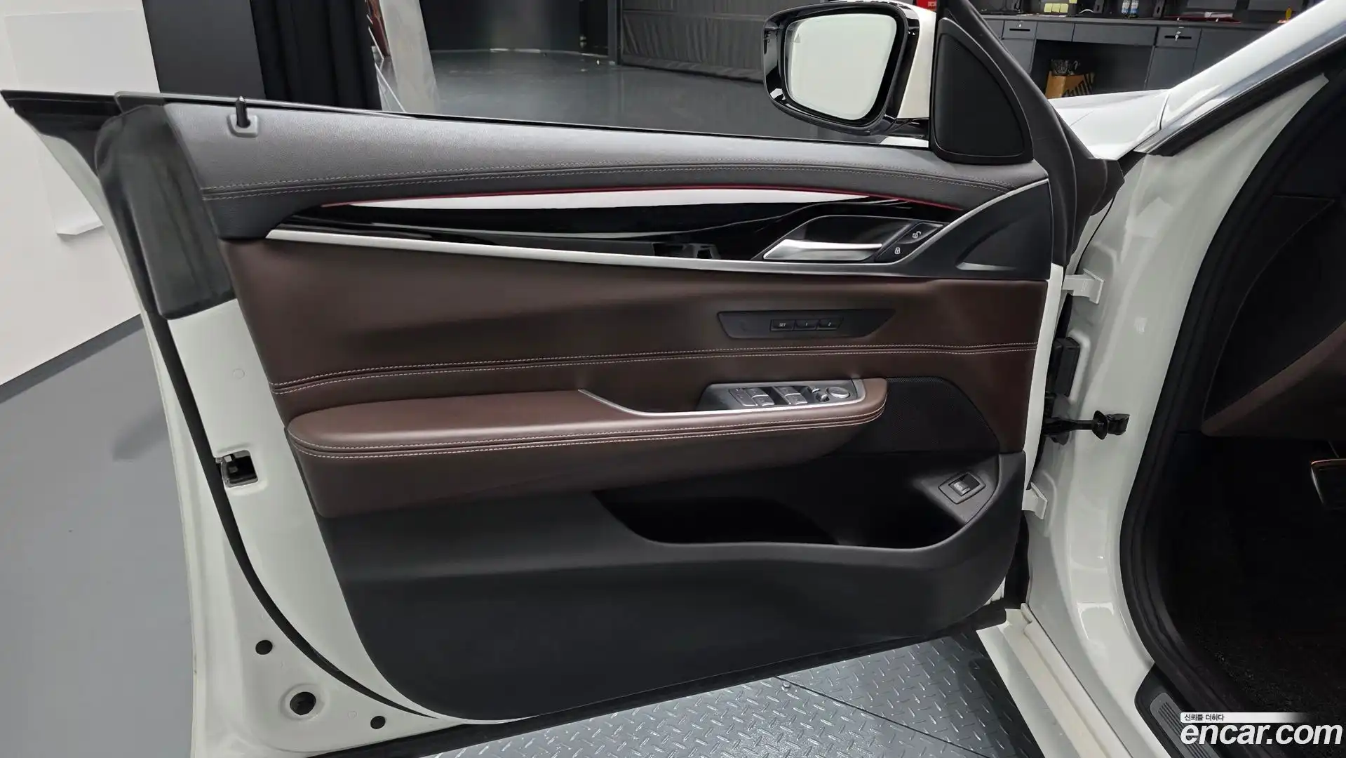 Gran Turismo BMW 2021.6-INNER-034