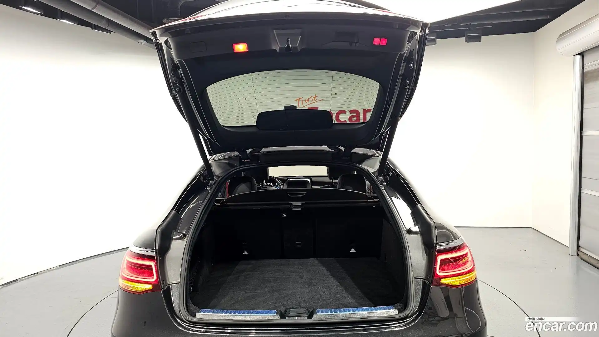 GLC-Class Mercedes-Benz 2022.5-OPTION-024