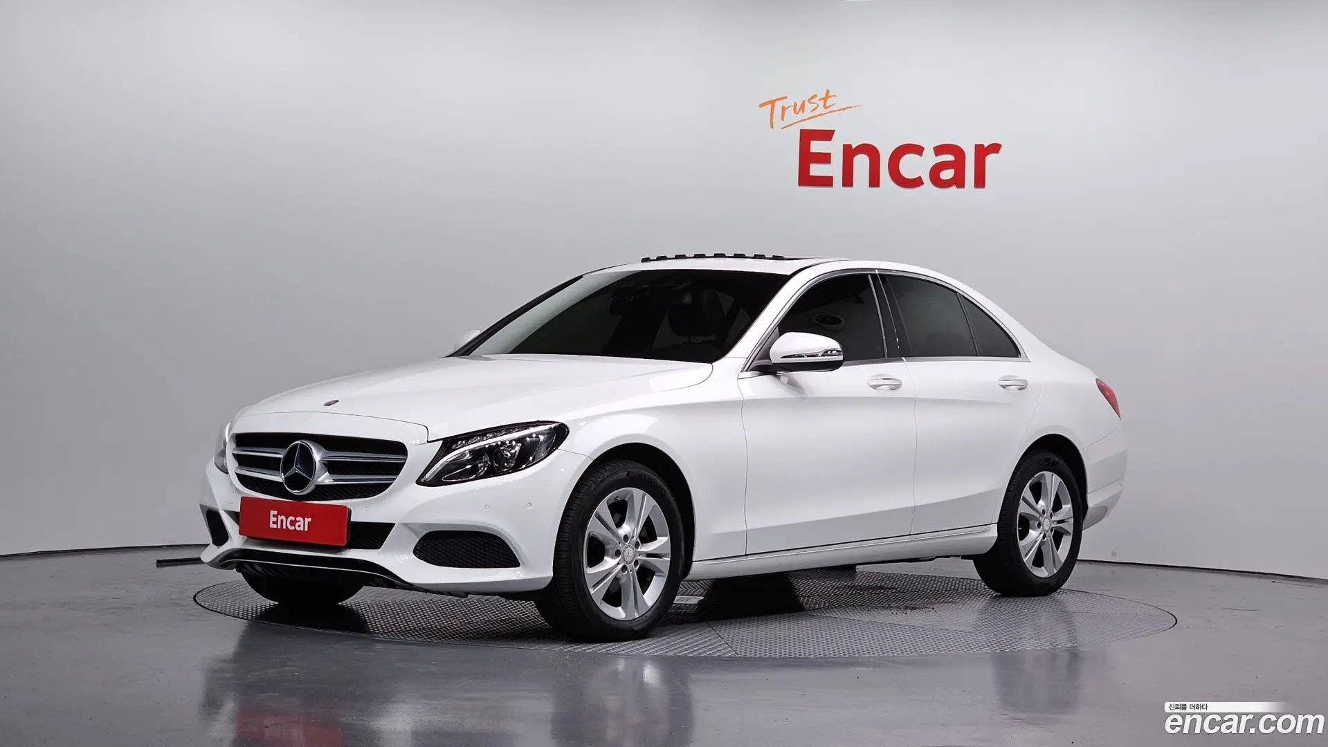 Main__Slider__Photo:C-Class Mercedes-Benz 2015.11-0